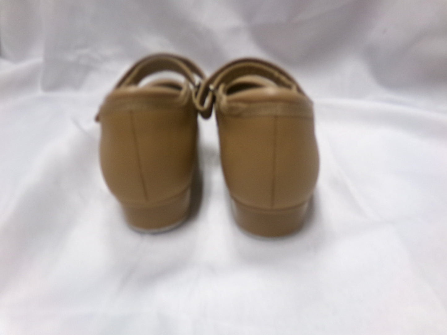 Pre-Owned Dance Tap Shoes Stelle Kids 4M Mary Jane easy Strap Tan