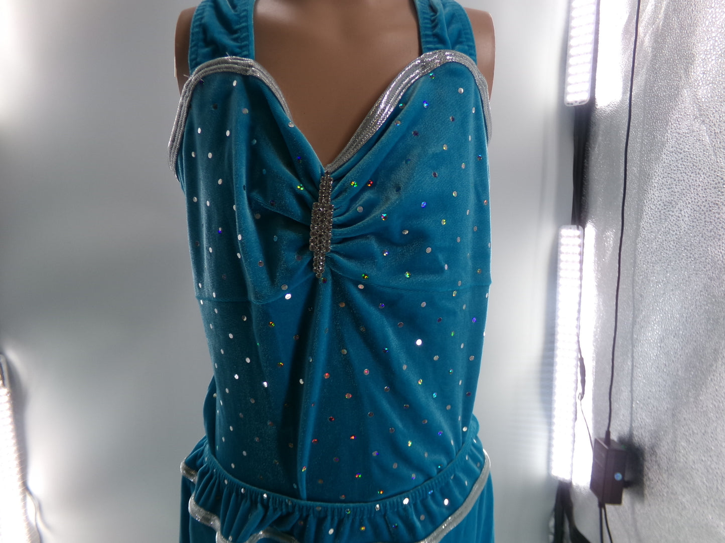 Pre-Owned Costume Large Child Turquoise A Wish Come True 10211 Jazz Tap Clogging 2 pc Velvet Sequin
