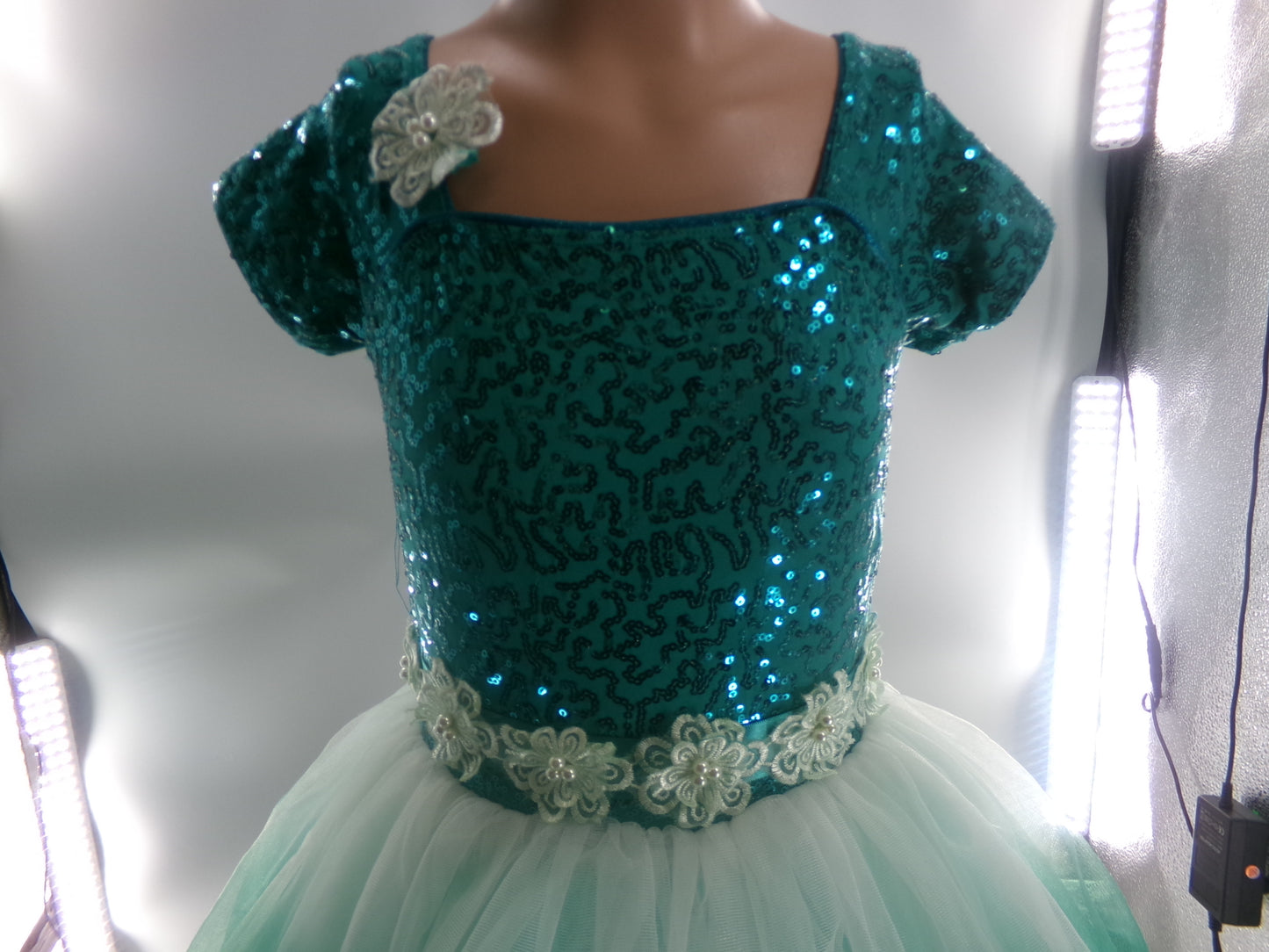 Pre-Owned Costume Small Child Green Curtain Call E1962 Ballet Tap Pageant Tutu Sequin Ombre