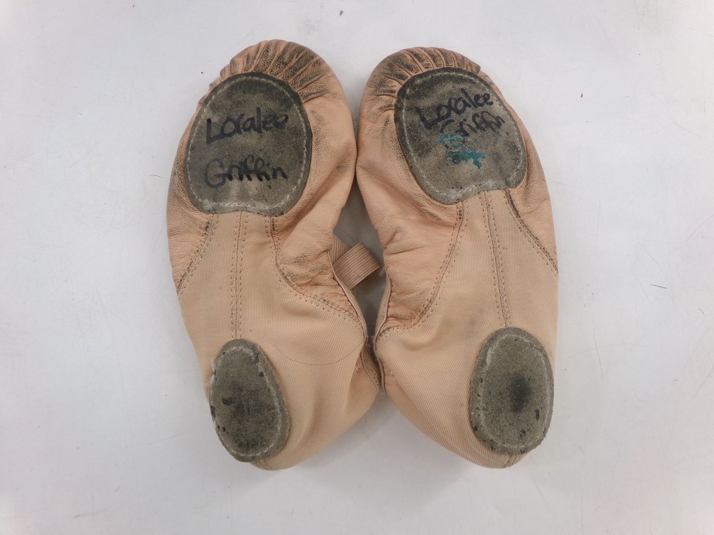 Pre-Owned Ballet Shoes DanzNMotion 397 Child 2M Leather Stretch Cross Strap Split Sole