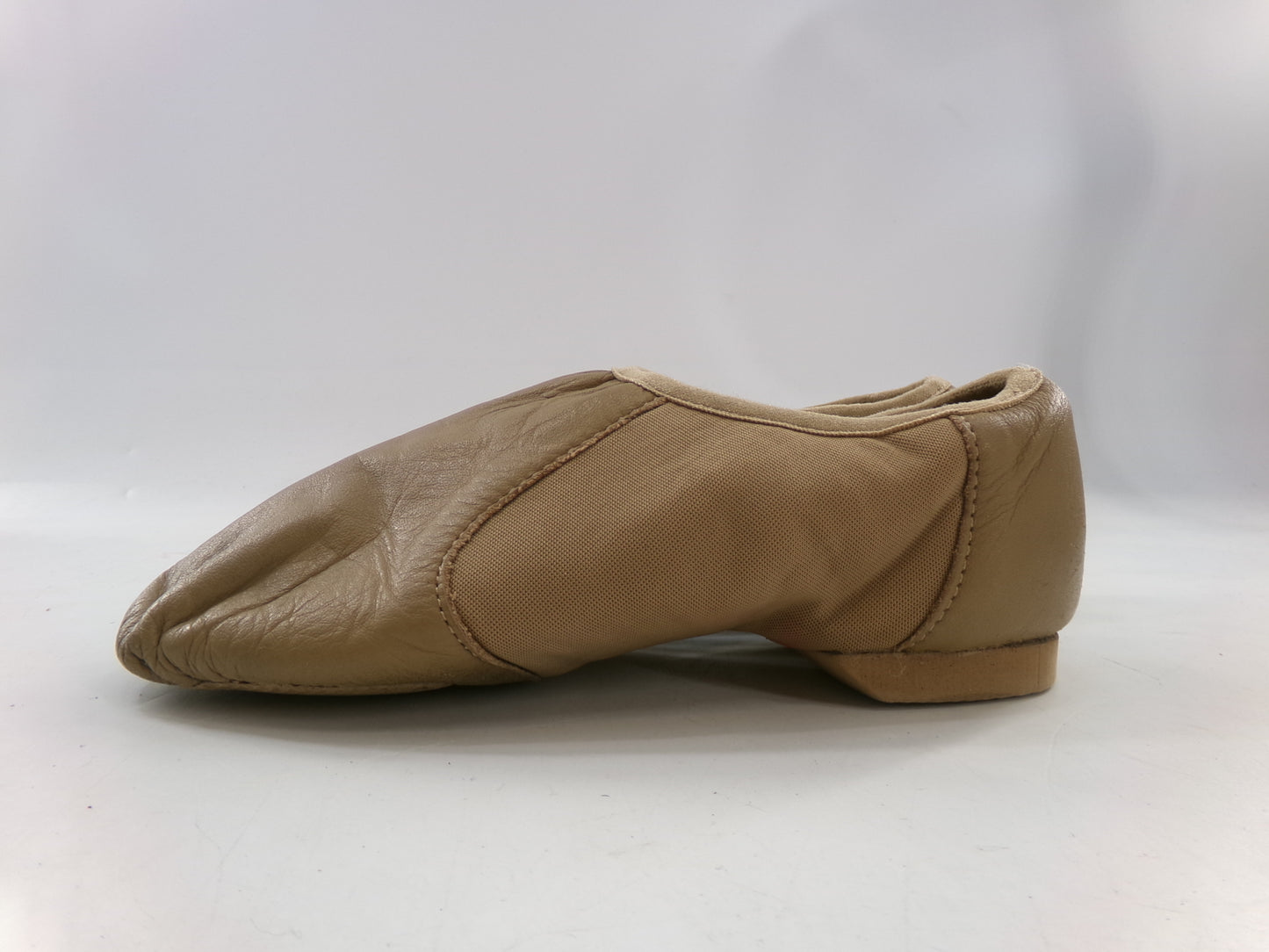 Pre-Owned Jazz Shoes Danz N Motion Tan 9158 Size 6 Slip On Stretch Side