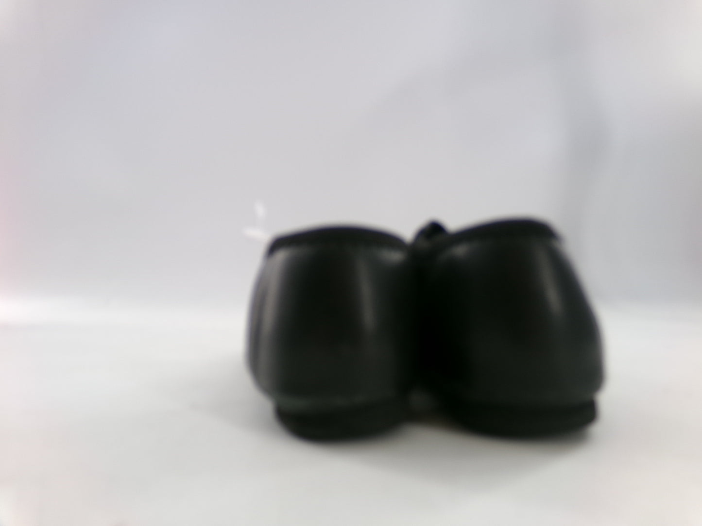 Pre-Owned Jazz Shoes DanzNMotion Child 1M Leather Pull On Split Sole