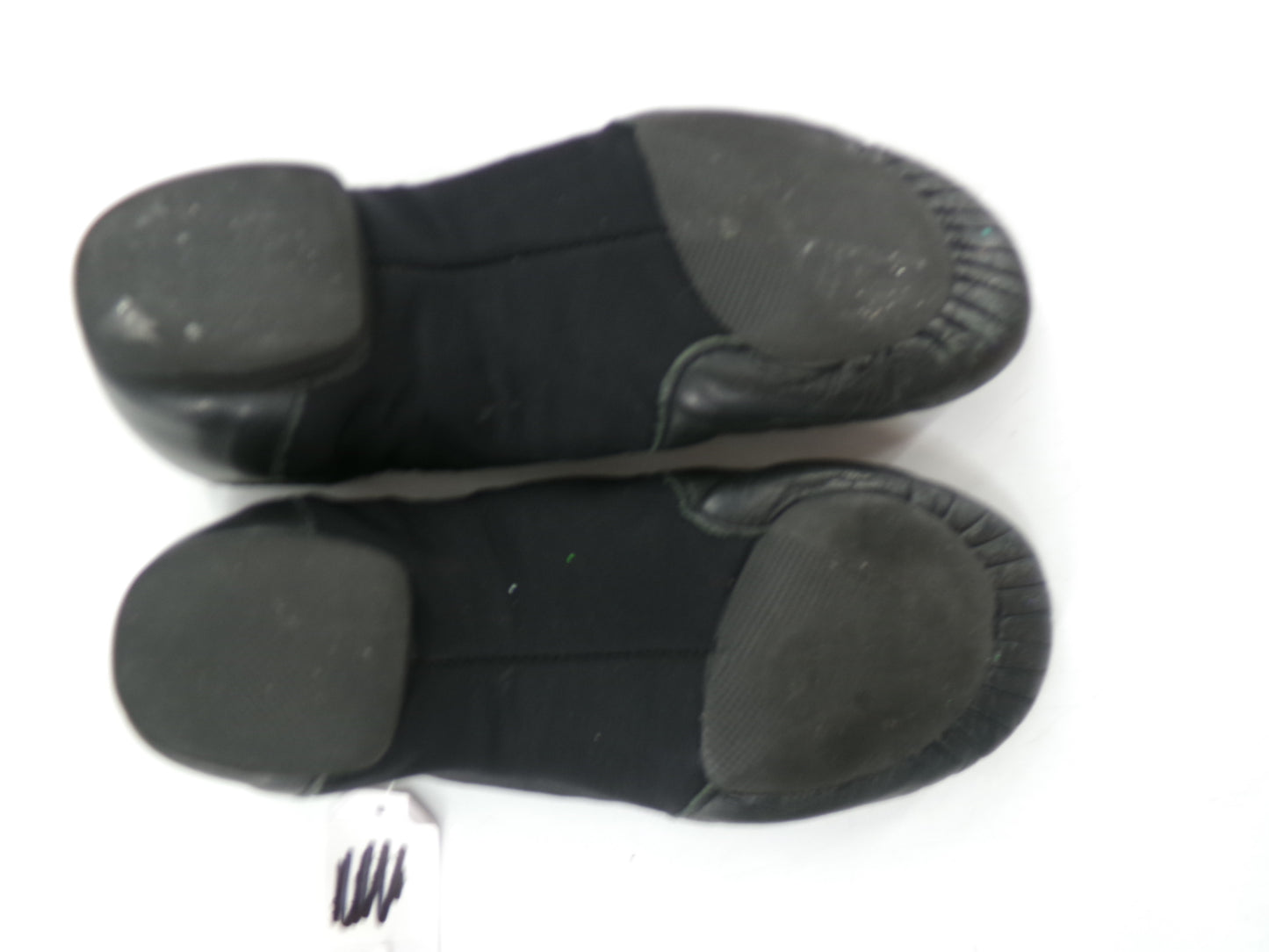 Pre-Owned Jazz Shoes DanzNMotion Child 1M Leather Pull On Split Sole