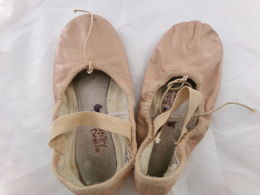 Pre-Owned Ballet Shoes Bloch Youth 13.5C  Leather Single Strap Full Sole