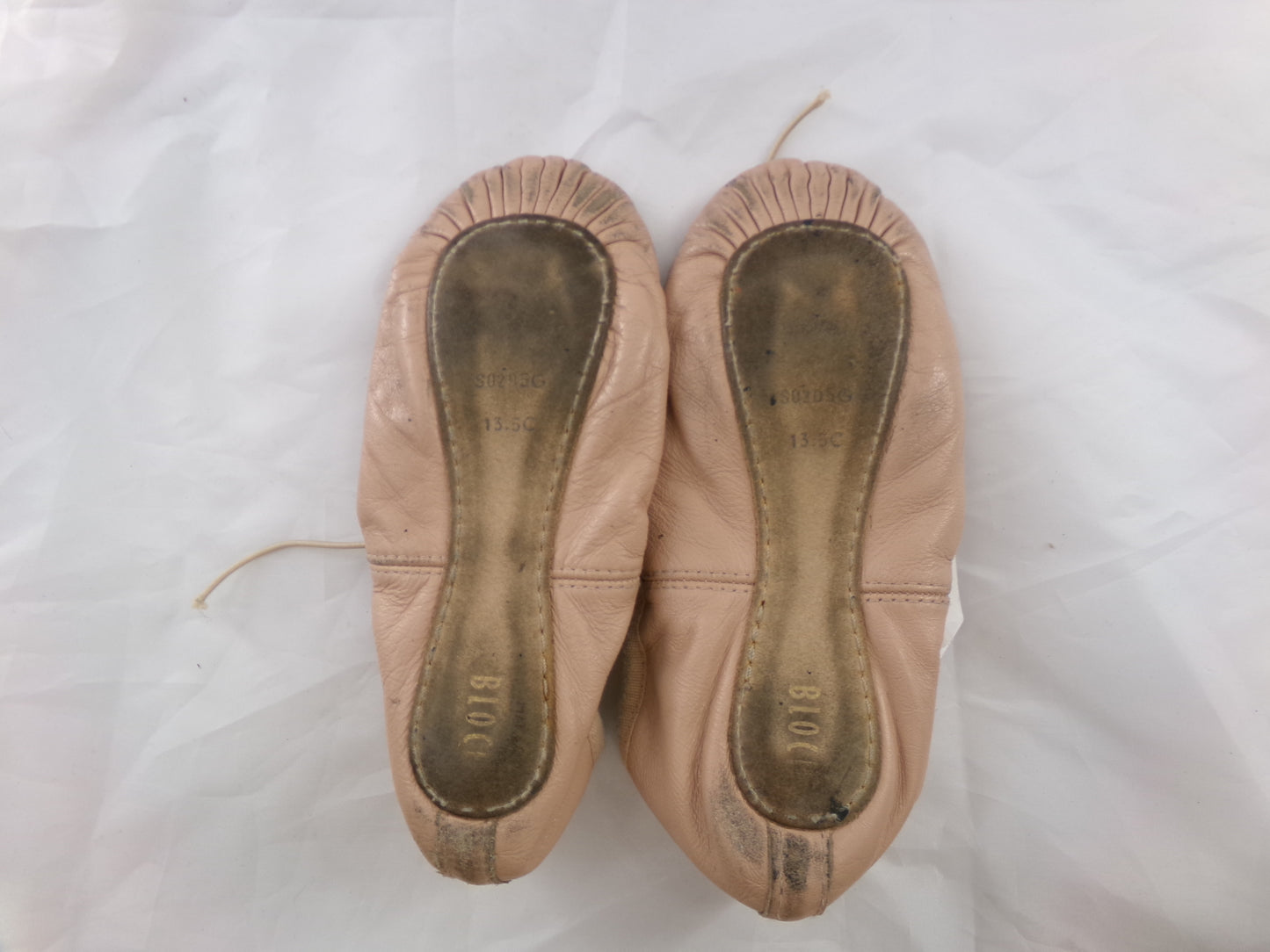 Pre-Owned Ballet Shoes Bloch Youth 13.5C  Leather Single Strap Full Sole
