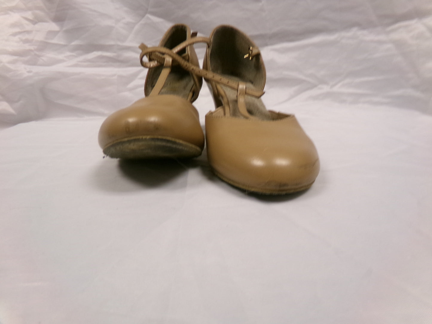 Pre-Owned Character Shoes Bloch Flex Tan 8M Character Heel 2.5 Inch Heel