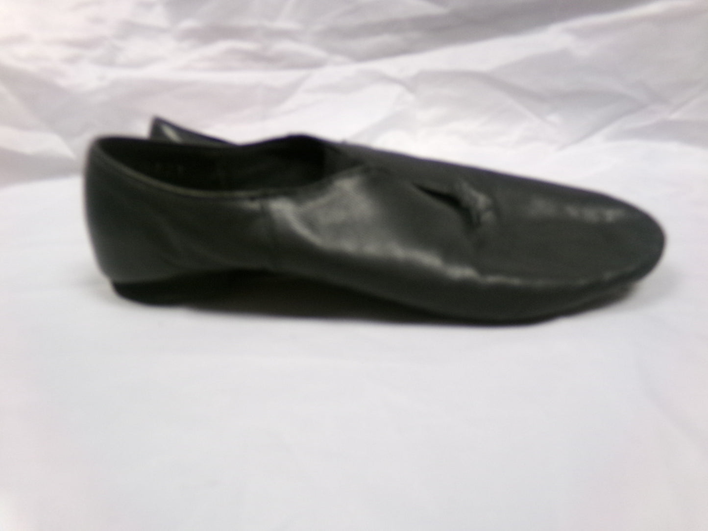 Pre-Owned Jazz Shoes DanzNMotion Child 1.5M Jazz Leather Top Elastic Split Sole