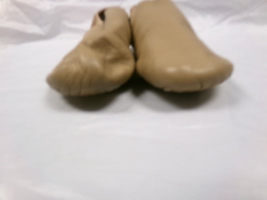 Pre-Owned Jazz Shoes DanzNMotion Adult 7M Slip On Leather Split Sole