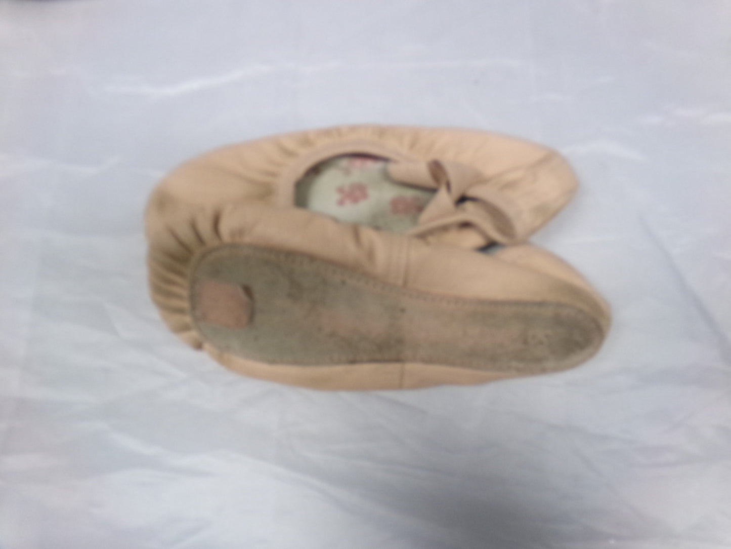 Pre-Owned Ballet Shoes SoDanca Toddler 13.5A Pull On Leather Single Strap Full Sole