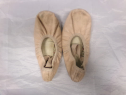 Pre-Owned Ballet Shoes DanzNMotion Child 13M Leather Single Strap Full Sole