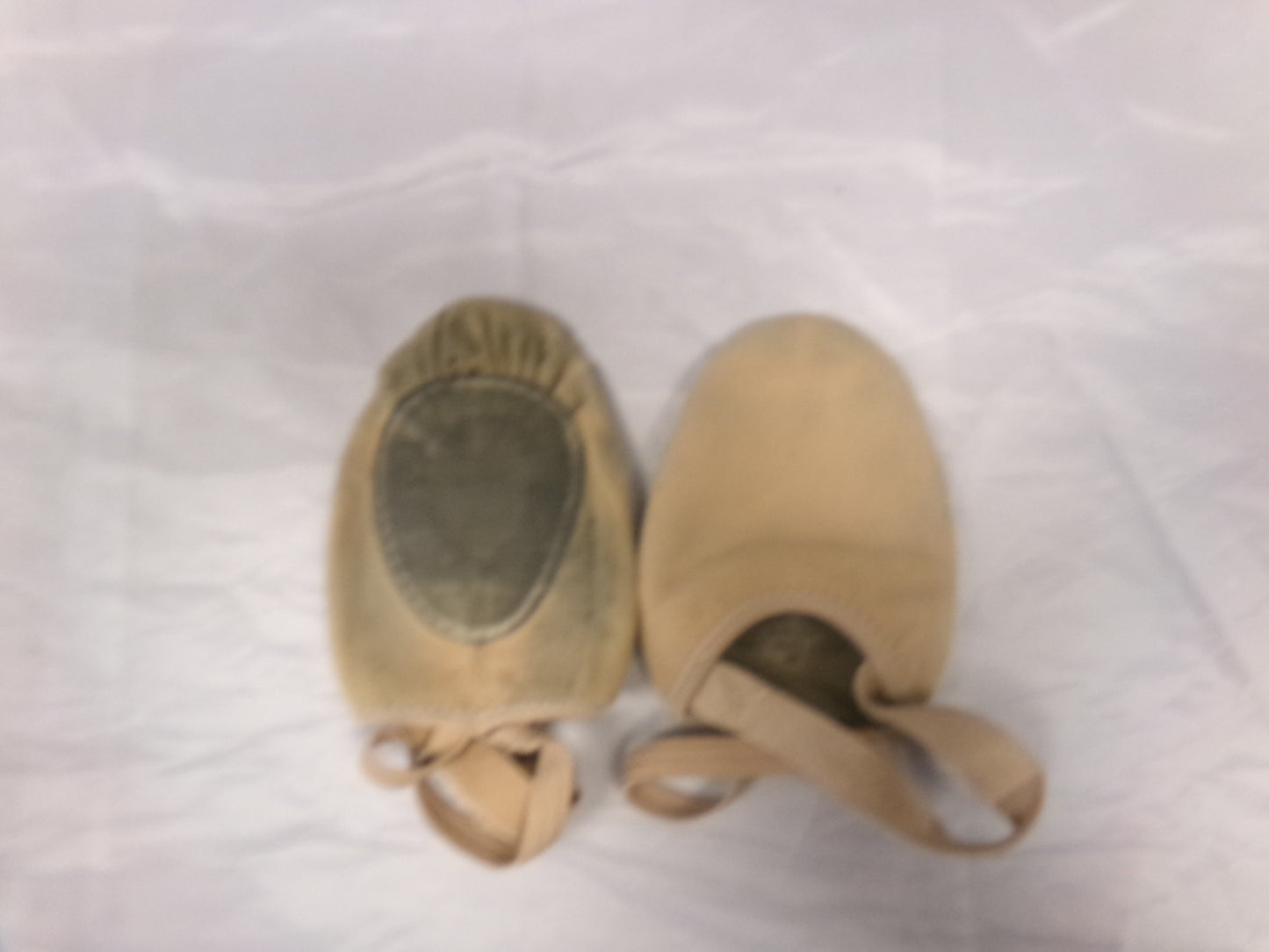 Pre-Owned Contemporary Shoes Capezio Adult Medium Turners Leather Elastic