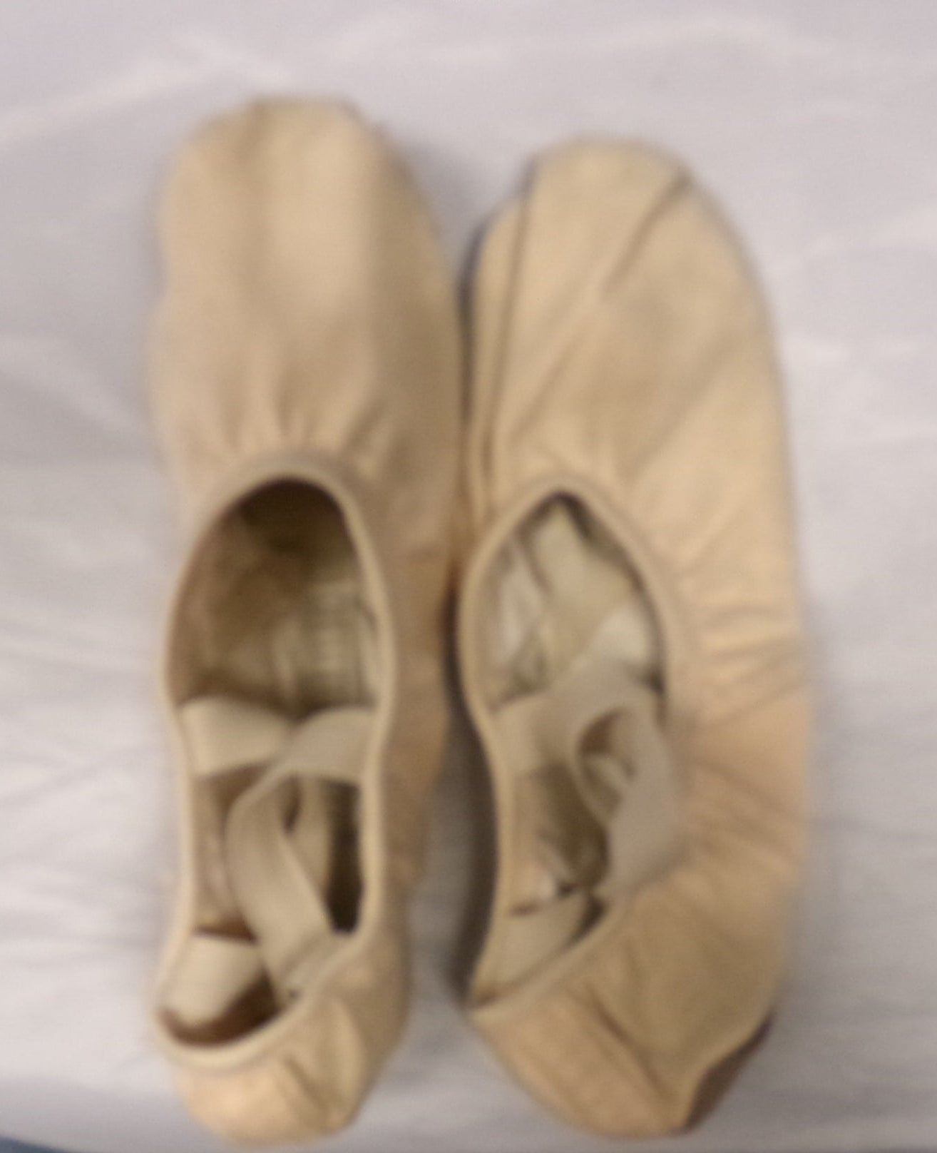 Pre-Owned Ballet Shoes DanzNMotion 8.5M Adult Canvas Crossed Straps Split Sole