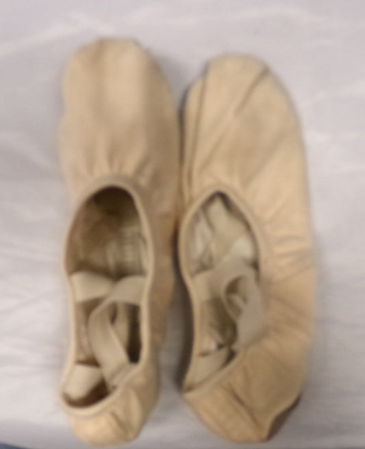 Pre-Owned Ballet Shoes DanzNMotion 8.5M Adult Canvas Crossed Straps Split Sole