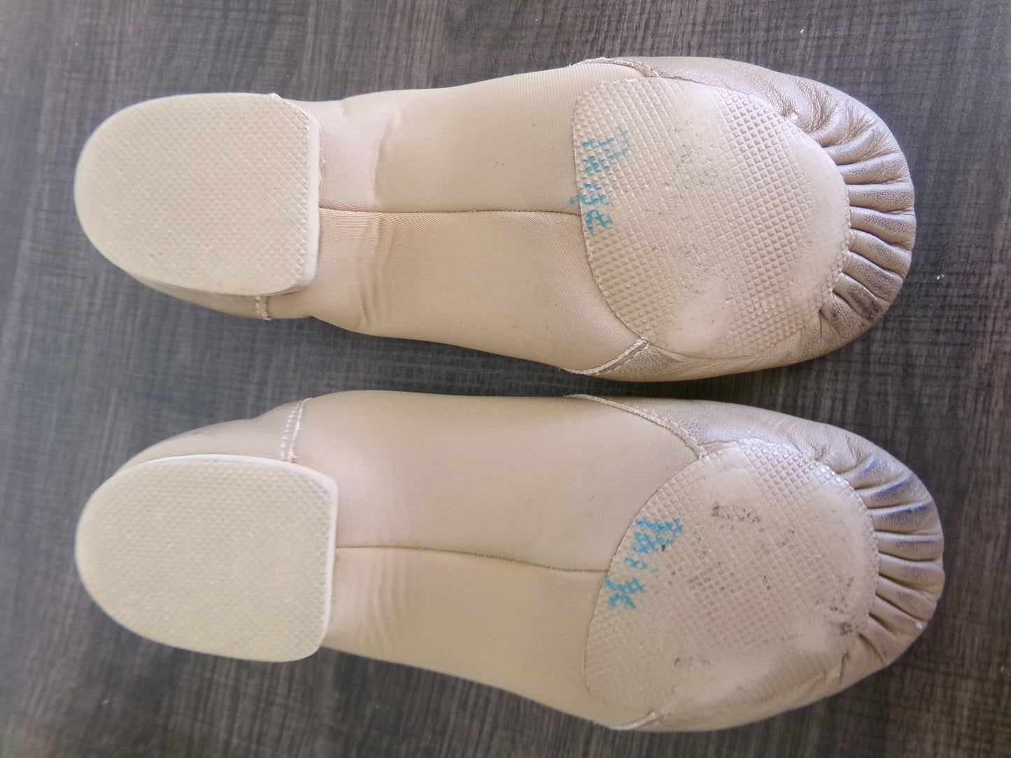 Pre-Owned Jazz Shoes So Danca 6.5M JZ43 Tan Adult Pull On Leather Split Sole