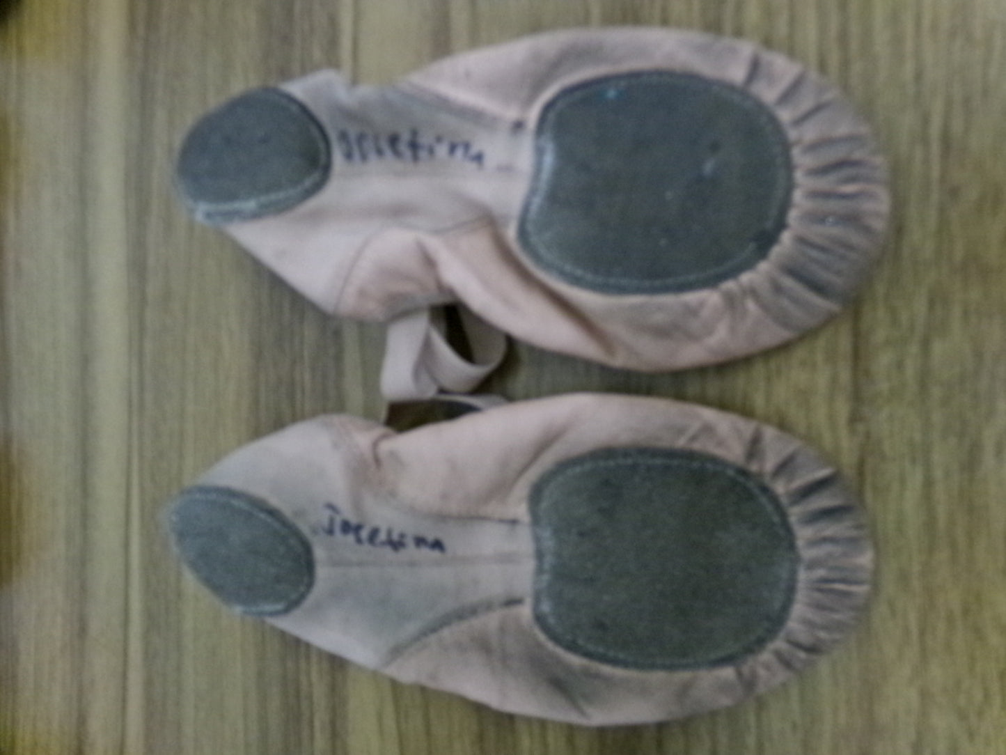 Pre-Owned Ballet Shoes DanzNMotion 6.5W Adult Canvas Crossed Straps Split Sole