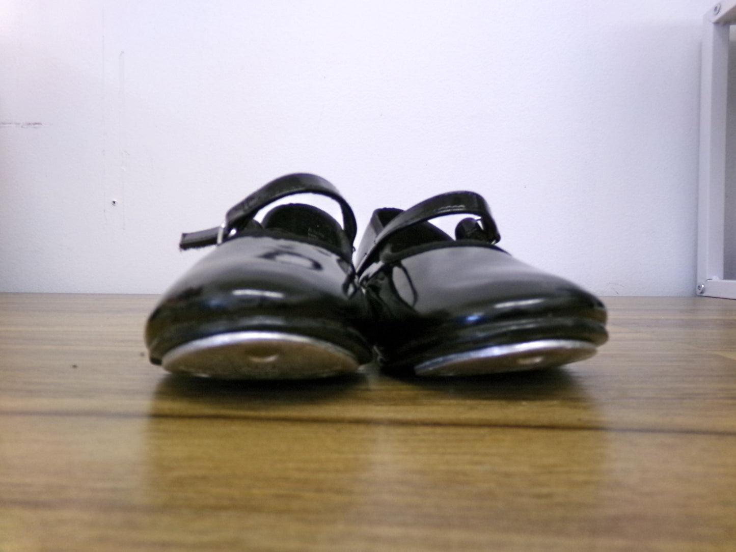 Pre-Owned Tan Tap Shoes ABT Kids 8 Mary Jane Patent Leather Loop Strap