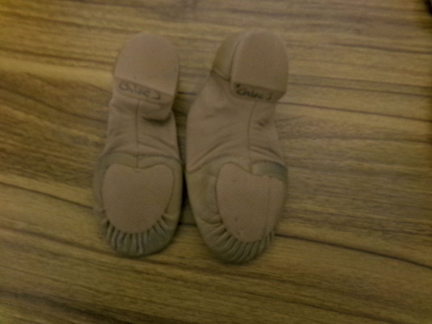 Pre-Owned Jazz Shoes DanzNMotion Kids 2.5M Slip On Leather Split Sole