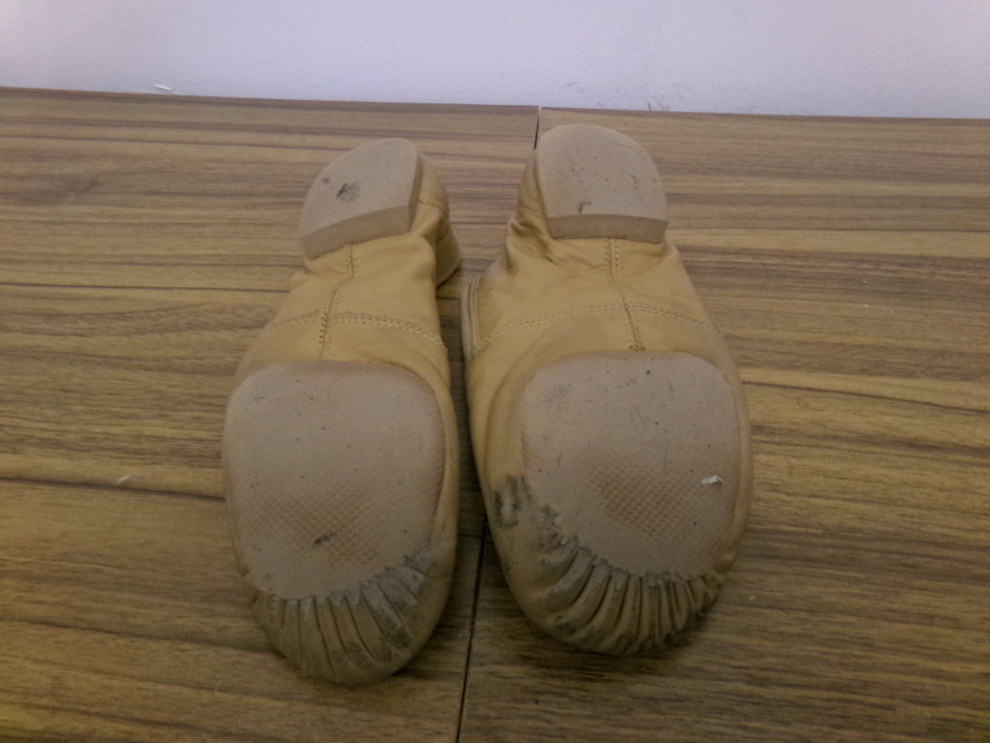 Pre-Owned Shoes Jazz Revolution 606 Tan 8M Adult Slip On