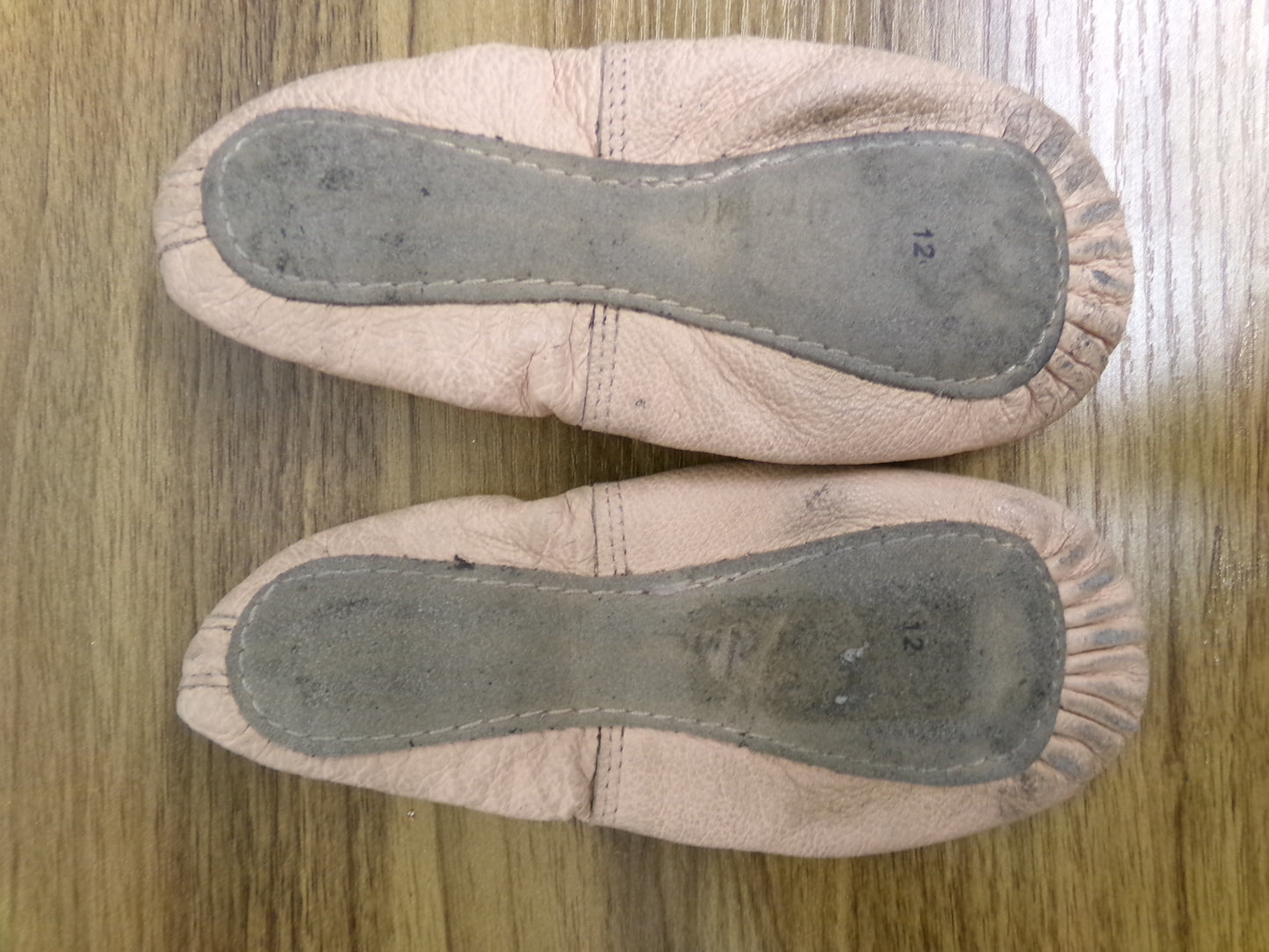 Pre-Owned Ballet Shoes DanzNMotion Toddler 12M Leather Single Strap Full Sole