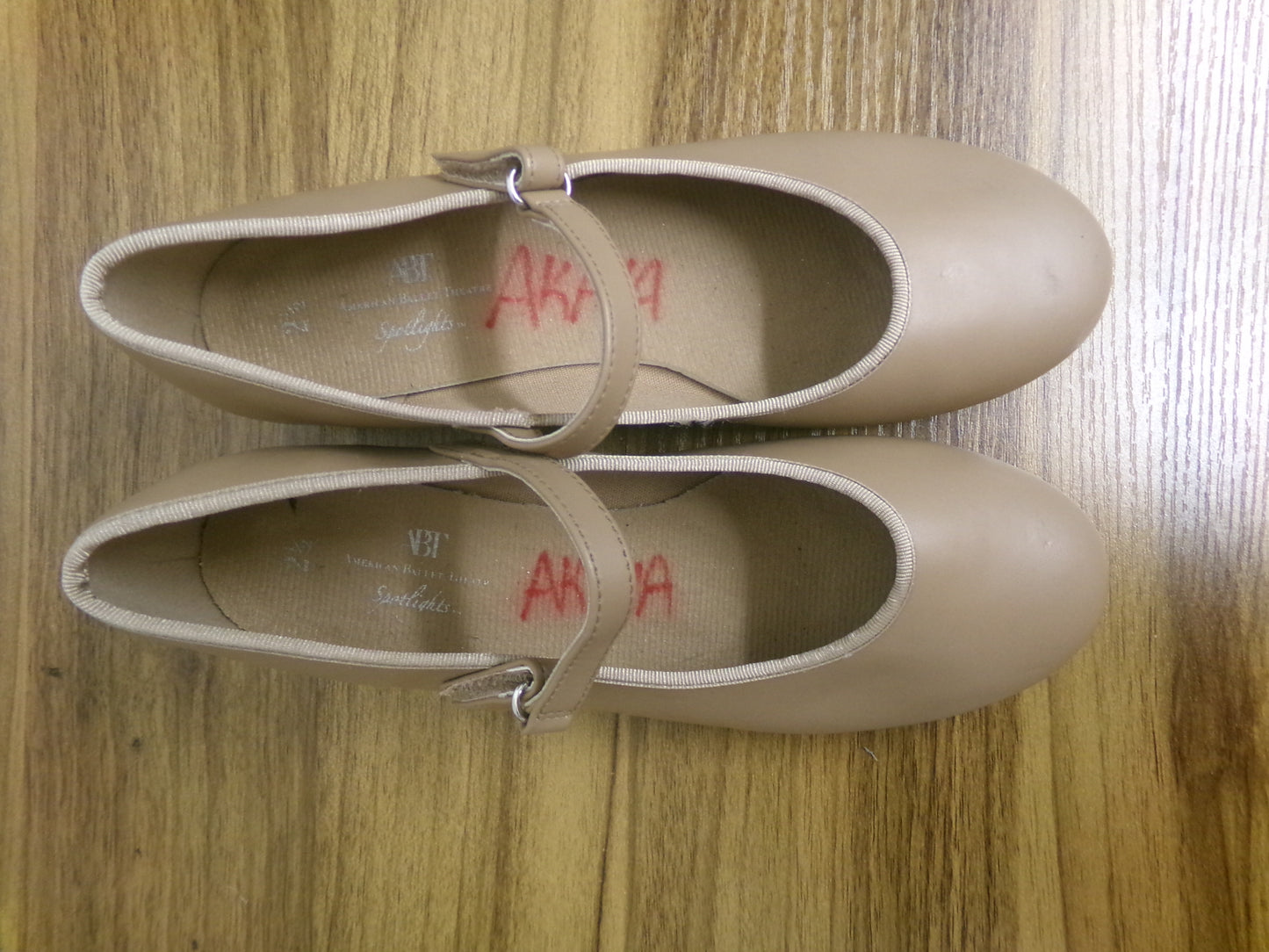 Pre-Owned Tan Tap Shoes ABT Youth 2.5 Mary Jane Patent Leather Loop Strap No Buckle
