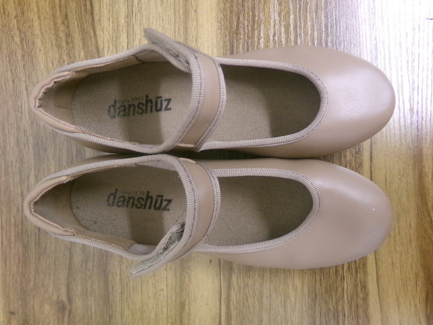 Dance Tap Shoes Danshuz 534 Toddler 2M Tan Mary Jane Easy Strap