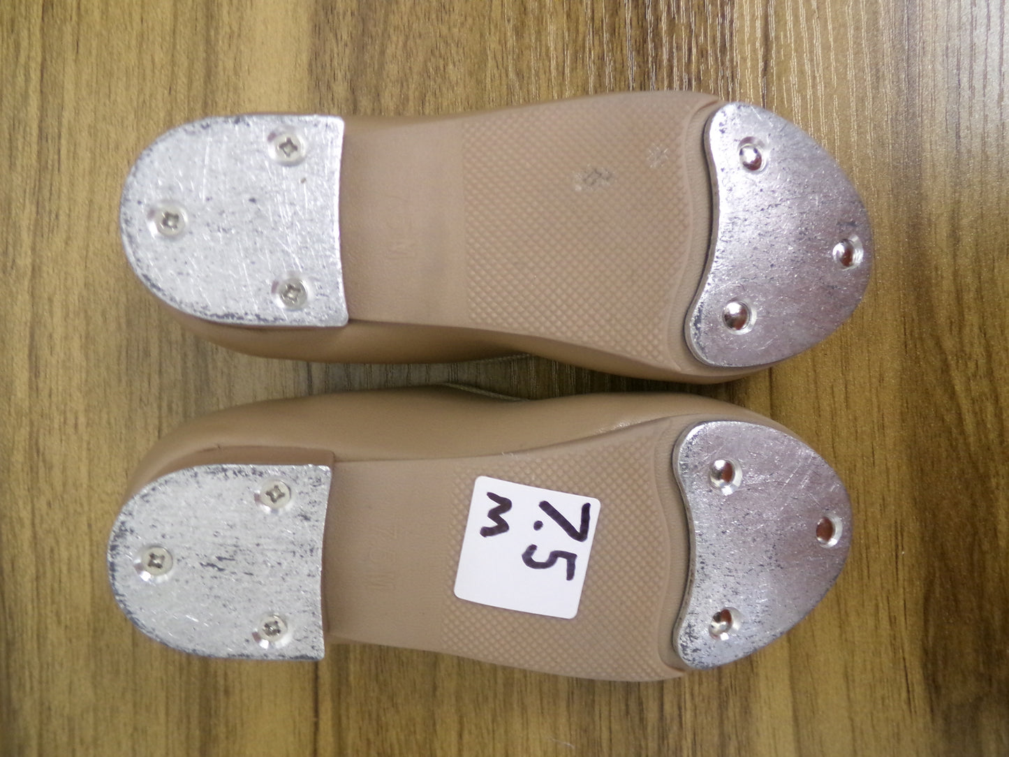 Pre-Owned Tap Shoes Danshuz 534 Girl's 7.5M Tan Mary Jane Easy Strap