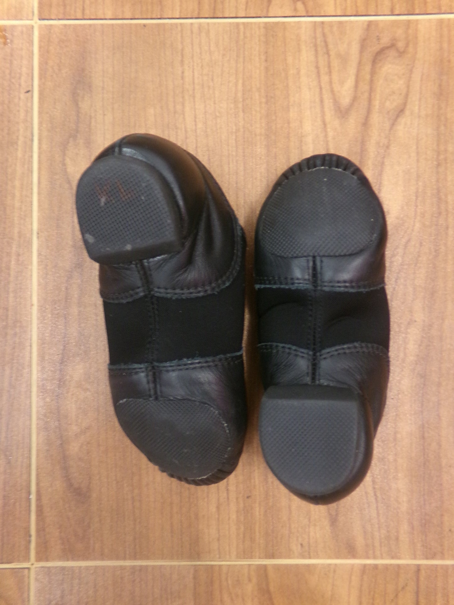 Pre-Owned Jazz Shoes Dance Class Toddler 10M Child Slip On Leather Split Sole