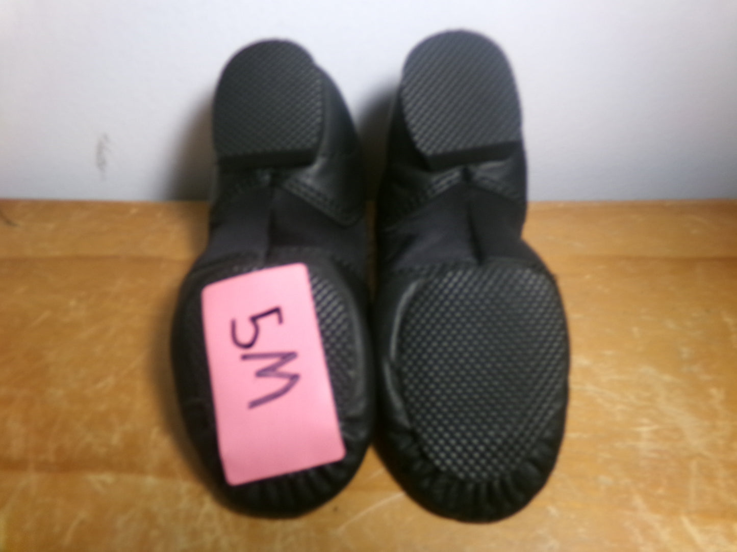 Pre-Owned Jazz Shoes Leo's 5M Adult Slip On Leather Split Sole
