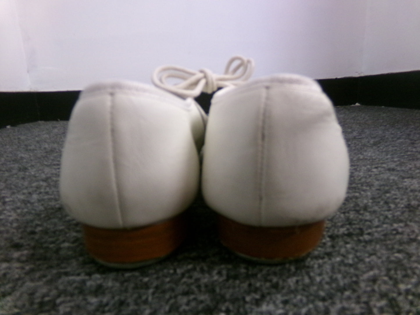 Pre-Owned Buck Clogging Shoes Steven Stompers 2.5M White Oxford Split Sole Buck Taps (Copy)