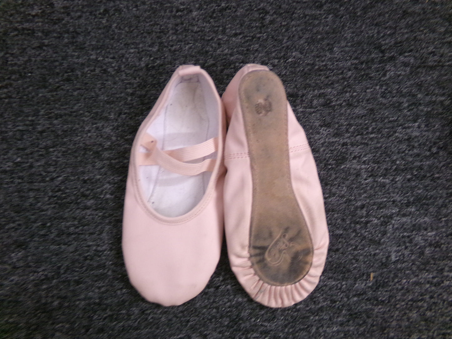 Pre-Owned Ballet Shoes Stelle Adult 5M Leather Single Strap Full Sole