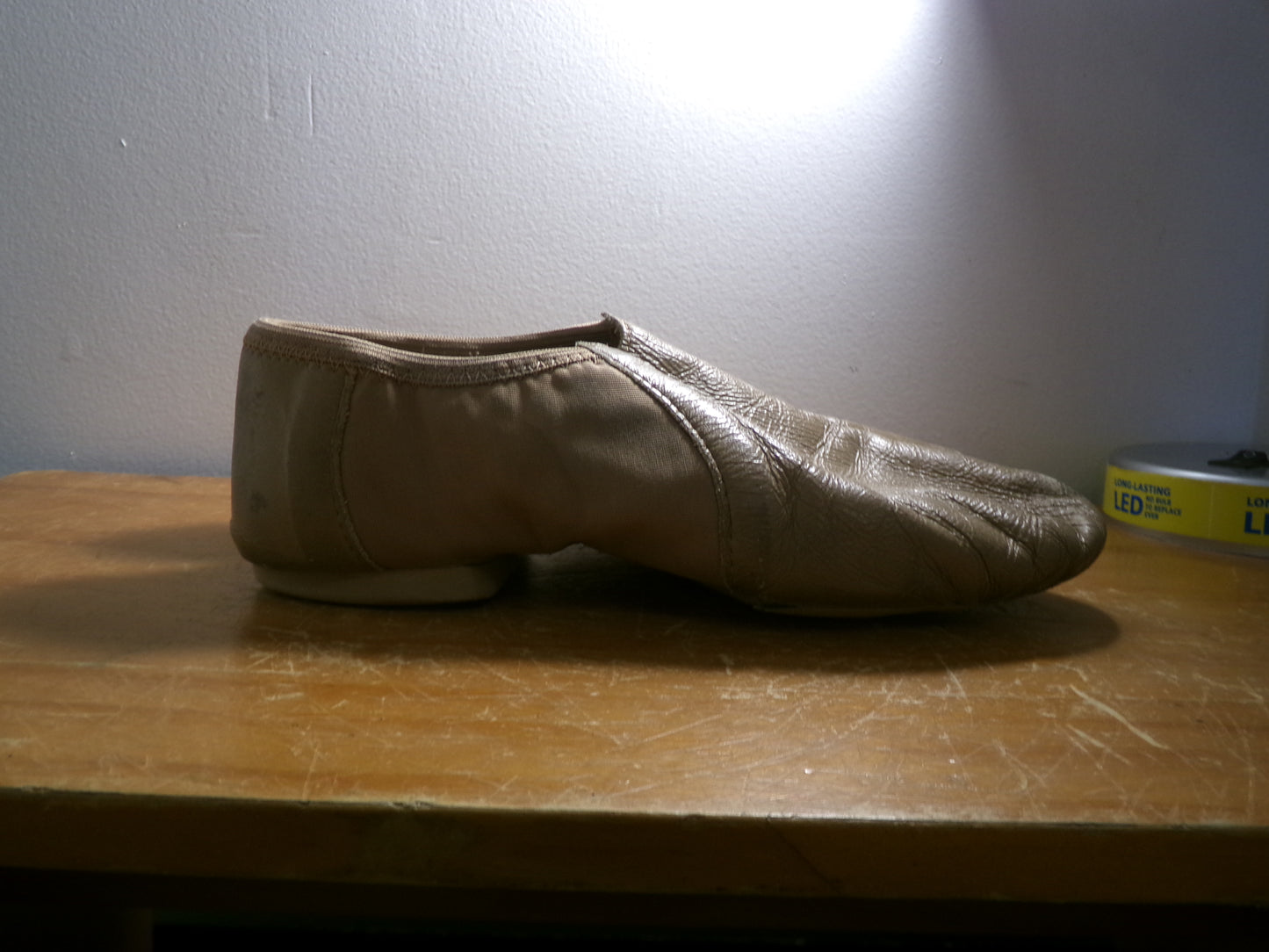 Pre-Owned Jazz Shoes DanzNMotion Adult 7M Tan Slip On Leather Split Sole