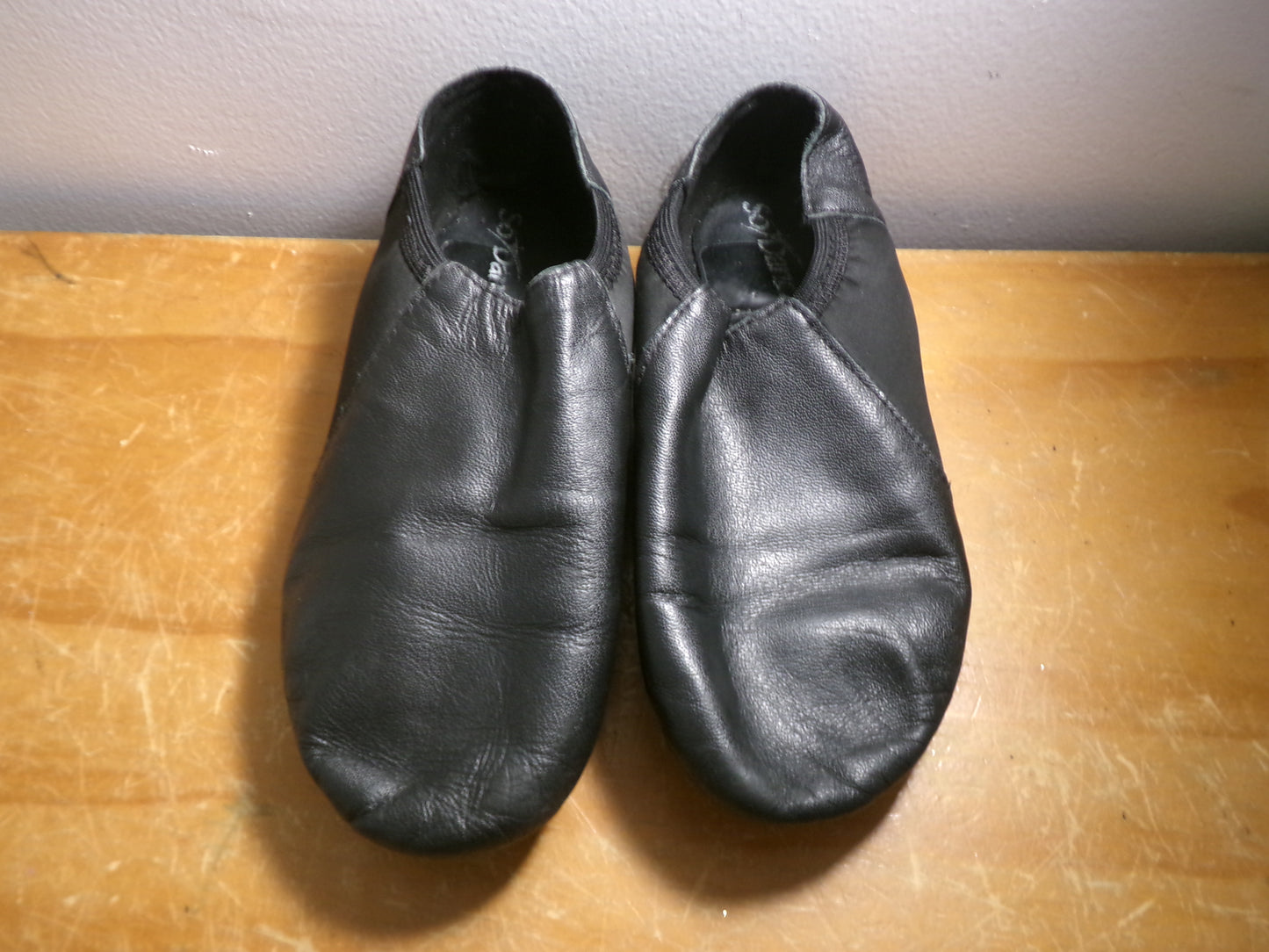Pre-Owned Jazz Shoes So Danca JZ43 Child 4W Black Pull On Leather Split