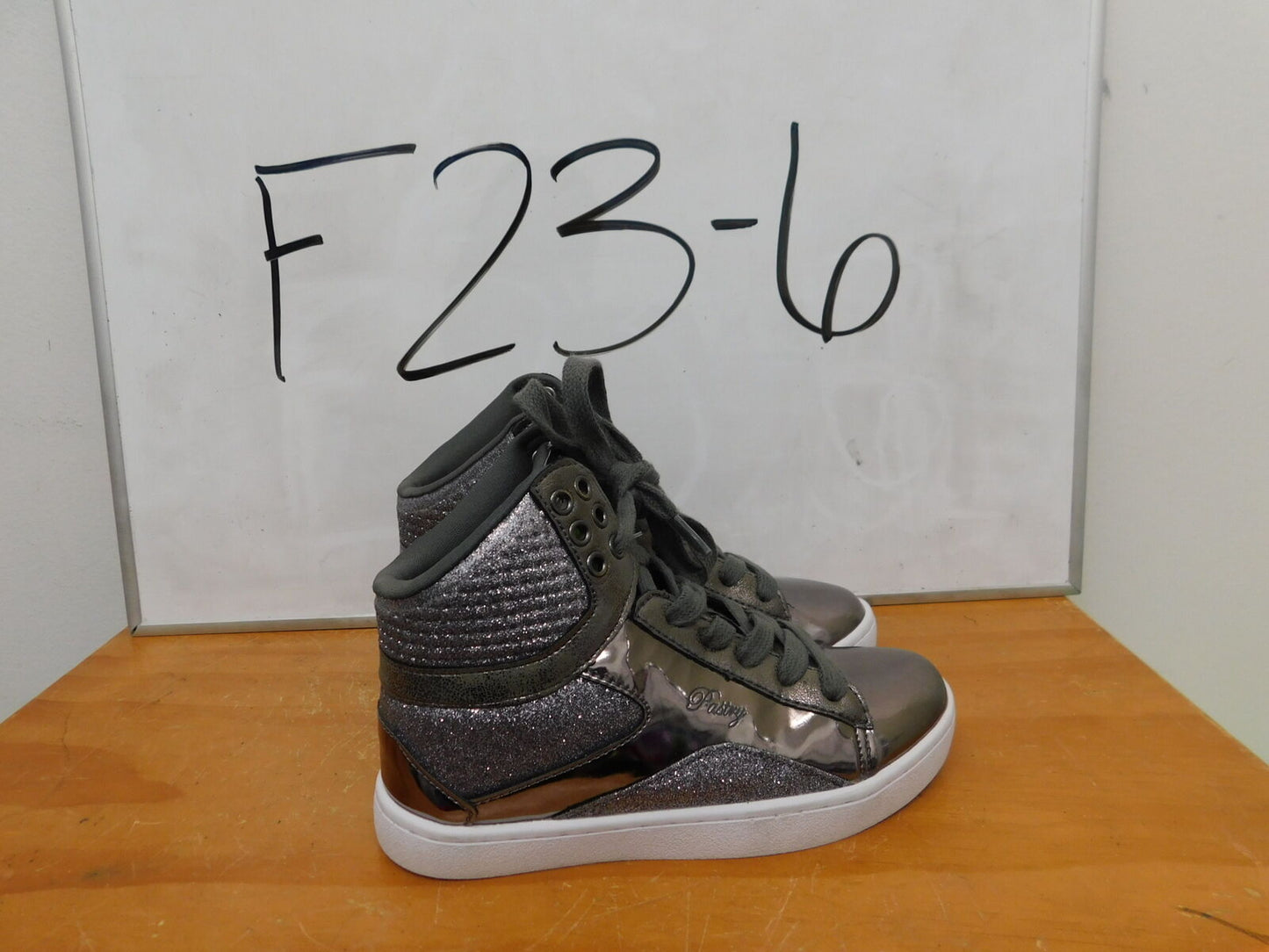 Pre-Owned Hip Hop Shoes Pastry Little Kid 13M Sneakers Glitter