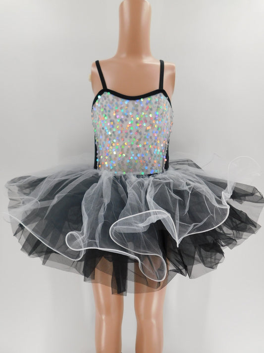 Pre-Owned Costume Curtain Call E2113 Medium Child Black White Sequin 2in1