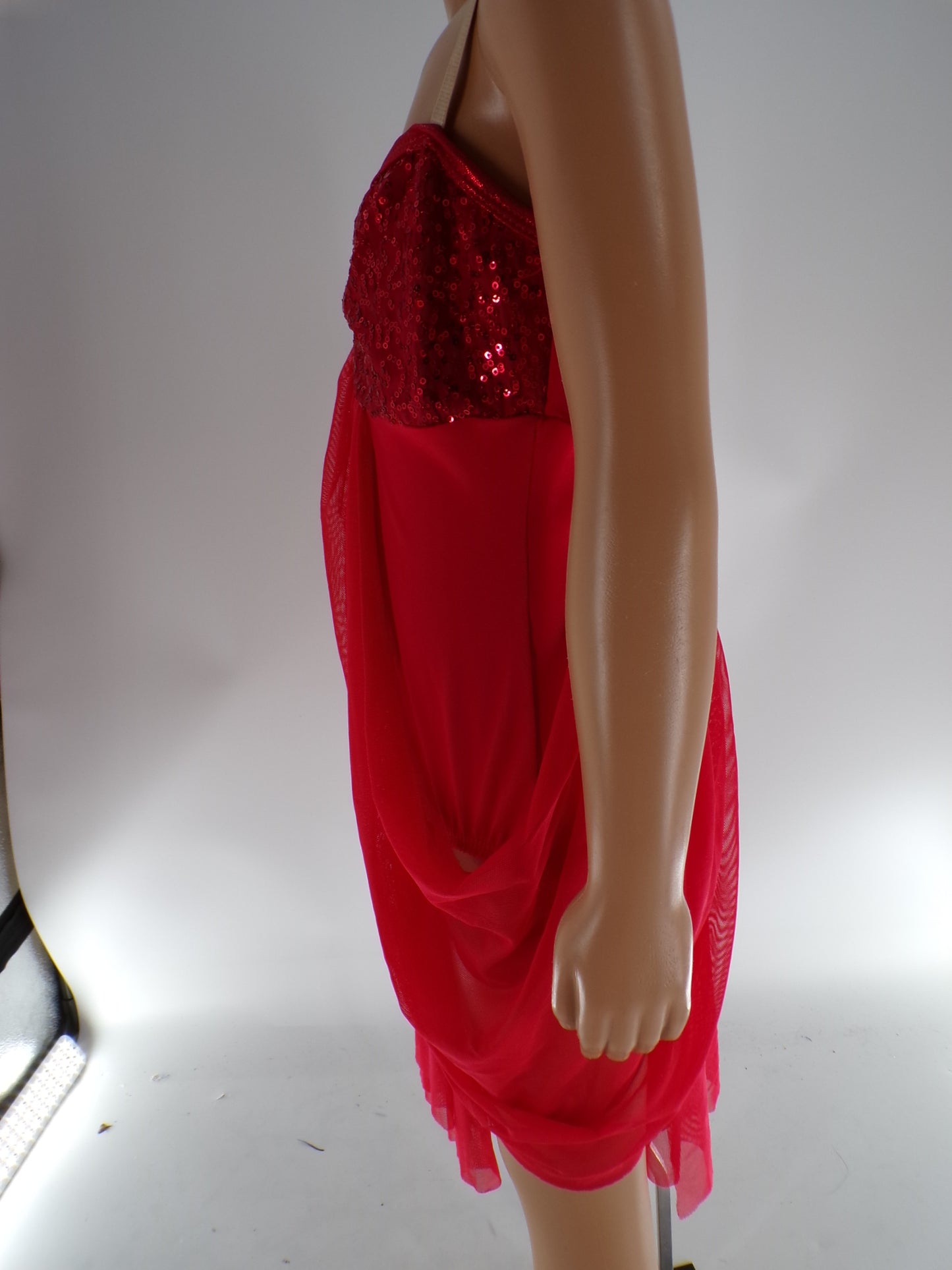 Pre-Owned Costume Unbranded   Medium Child Red  Lyrical Sequins