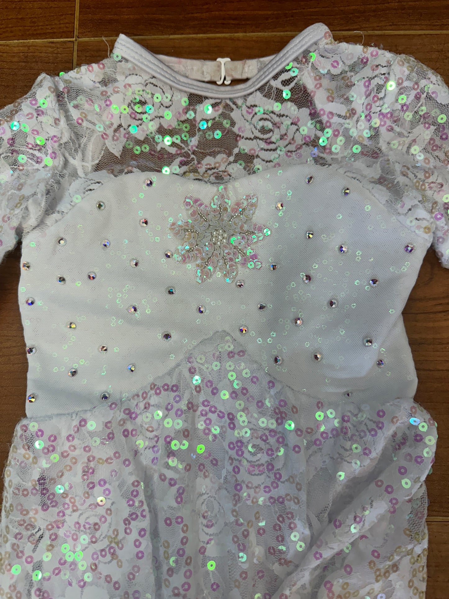 Pre-Owned Costume XS Child White Revolution RC21556 Ballet Lyrical Contemporary Lace Sequin Rhinestones