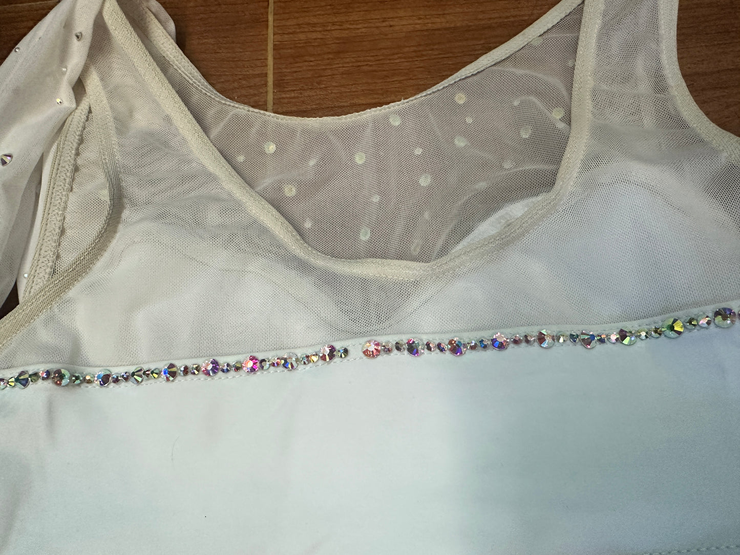 Pre-Owned Costume Weissman D11450 Small Adult White Draping Contemporary Rhinestones