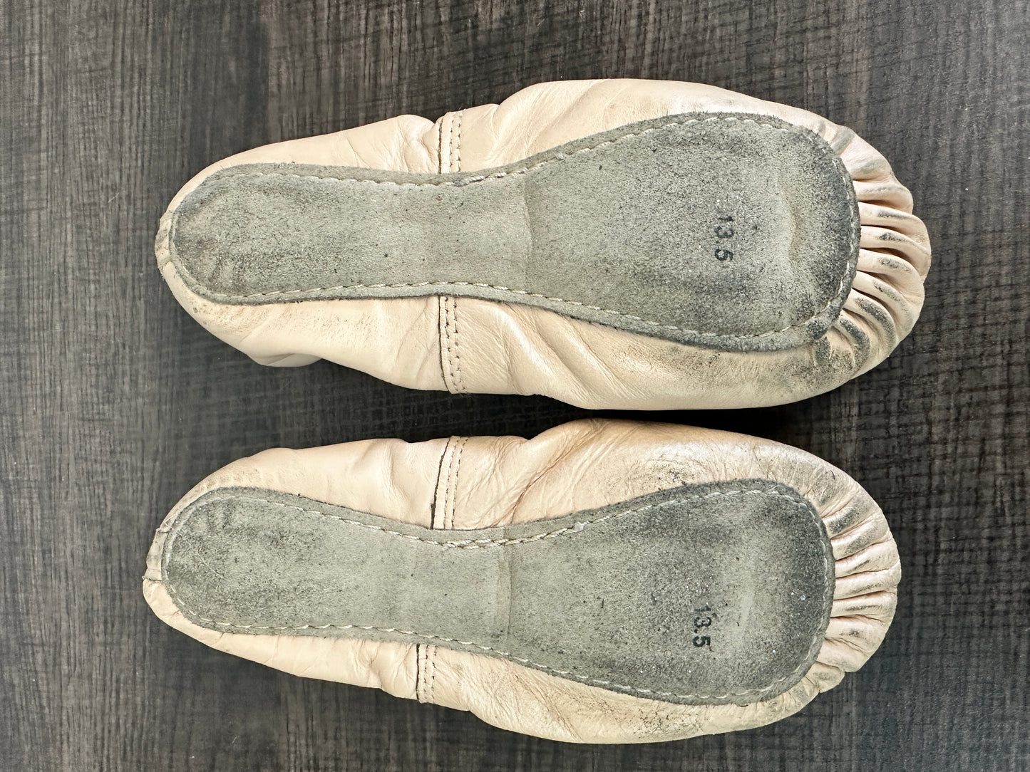 Pre-Owned Ballet Shoes DanzNMotion Child 13.5M Leather Single Strap Full Sole