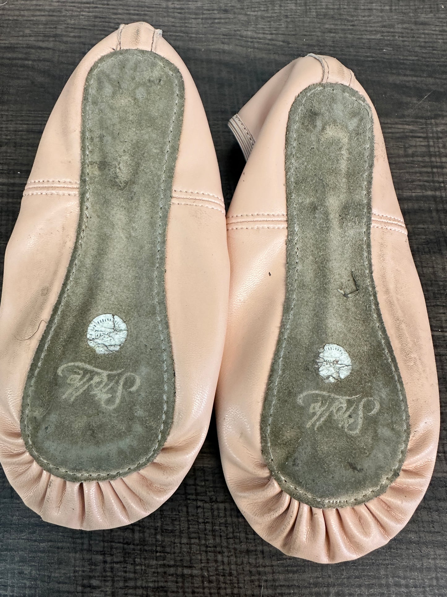 Pre-Owned Ballet Shoes Stelle Youth 2M Leather Double Strap Full Sole