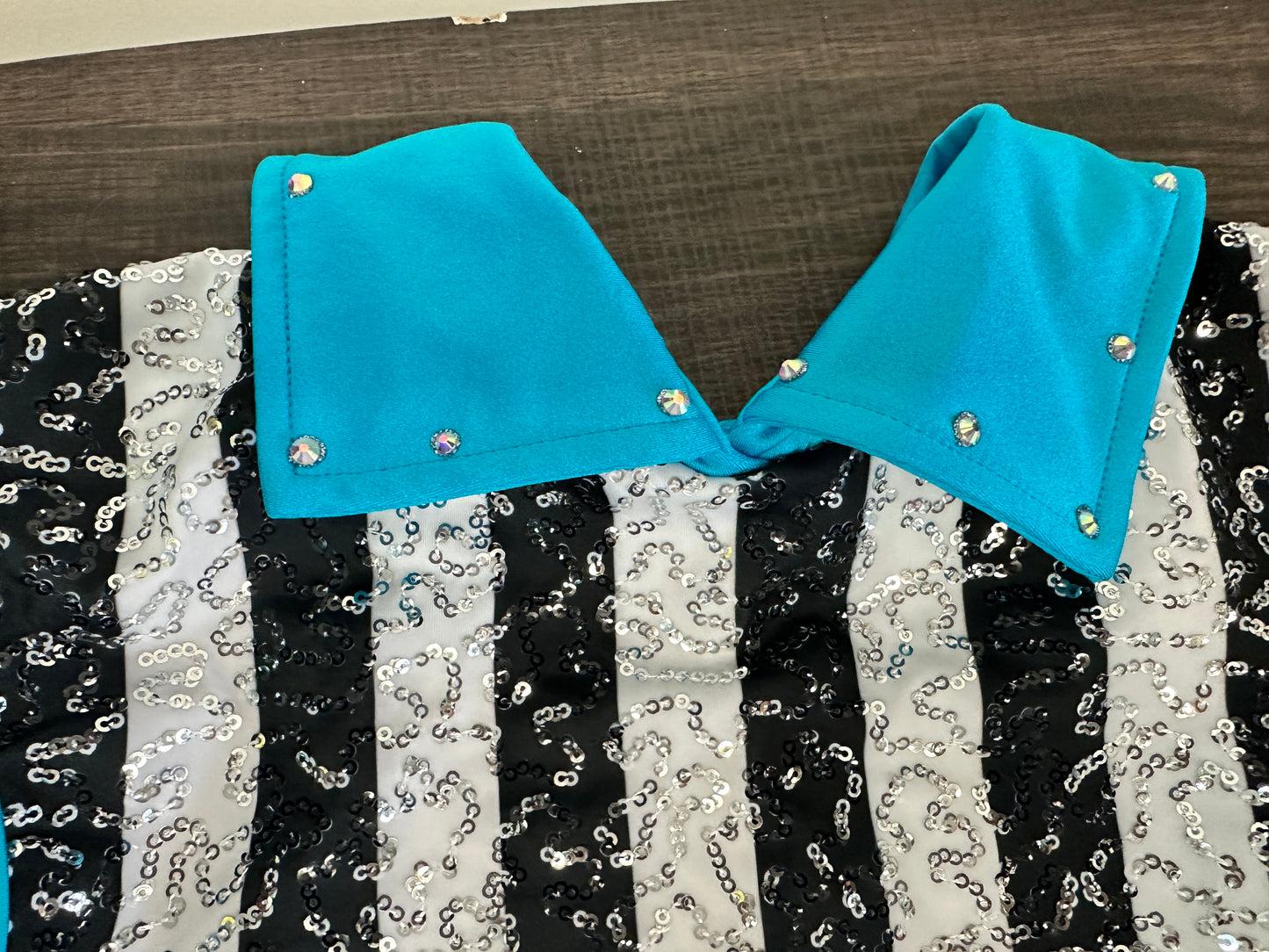 Pre-Owned Costume TOP XS Adult Turquoise Weissman 14092 Jazz Tap Acro Musical Theater Stripes Rhinestones