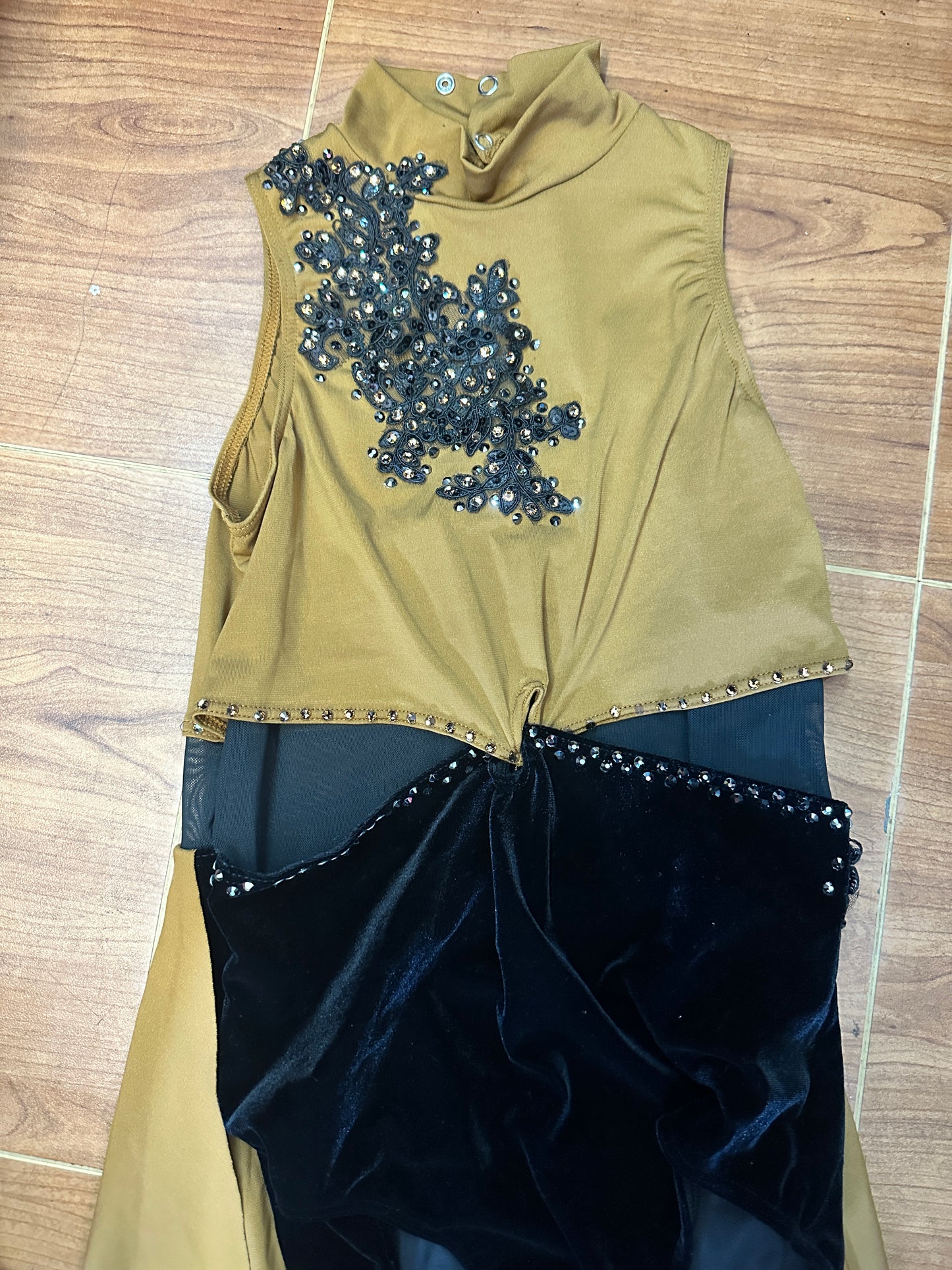 Pre-Owned Costume Weissman 14719 Large Child Copper Appliques Lyrical Rhinestones