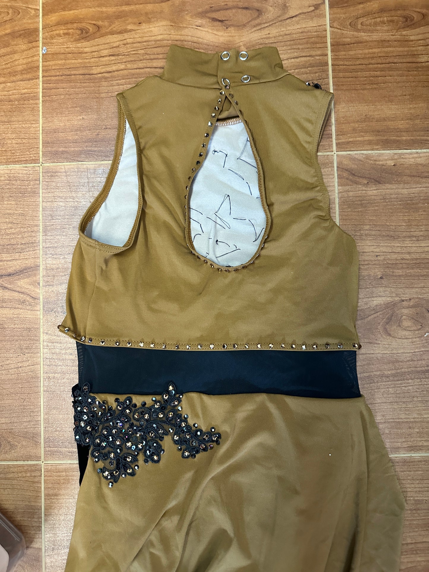 Pre-Owned Costume Weissman 14719 Large Child Copper Appliques Lyrical Rhinestones