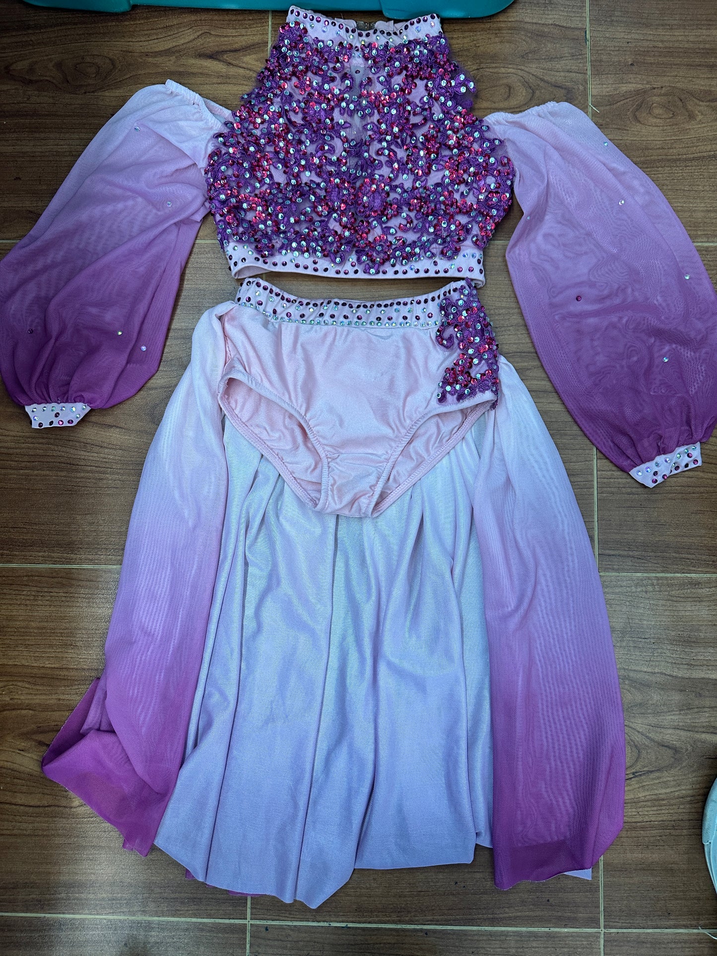 Pre-Owned Costume Medium Child Pink Glamour Lyrical Contemporary Ballet 2 pc Rhinestone Long sleeve