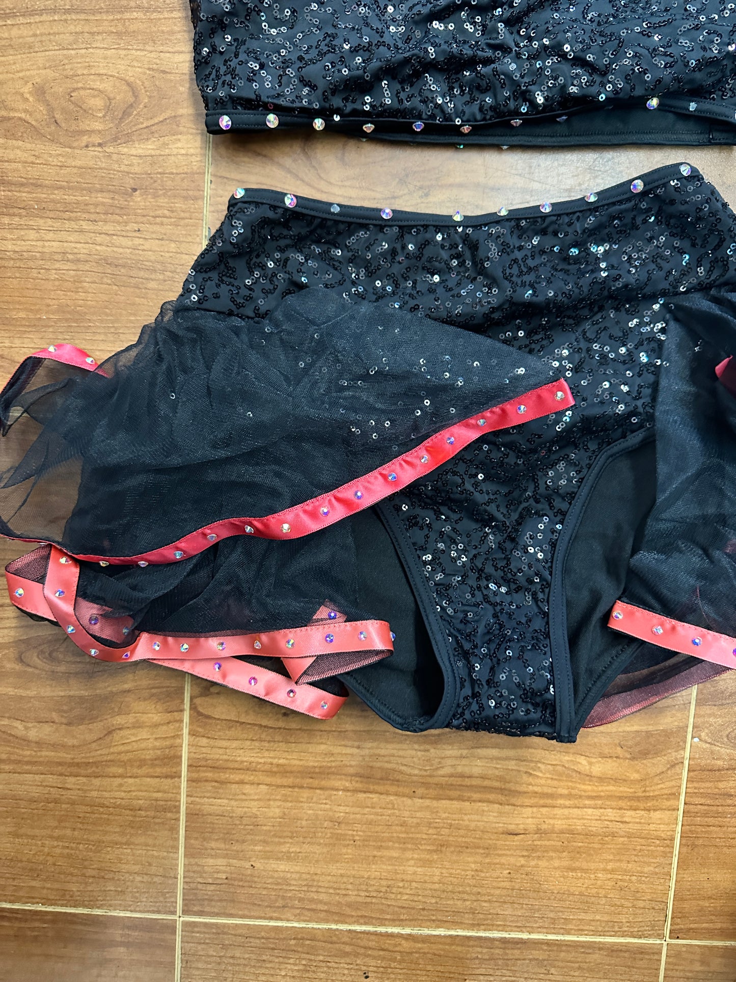 Pre-Owned Costume Small Adult Coral Weissman SQ12173 Jazz Tap Musical Theater Sequin Ruffles 2 pc