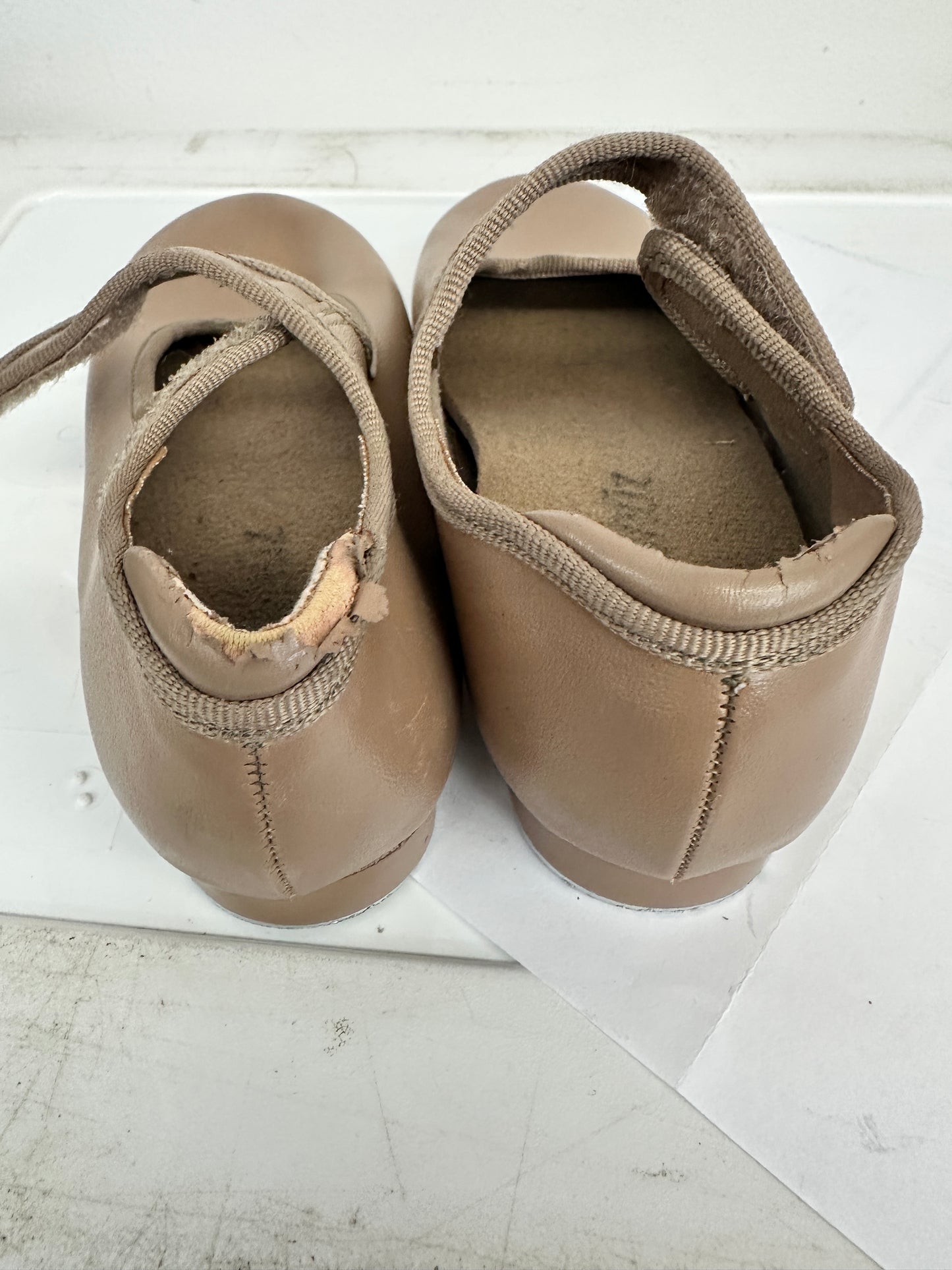 Pre-Owned Tap Shoes Danshuz 534 Girl's 12M Tan Mary Jane Easy Strap