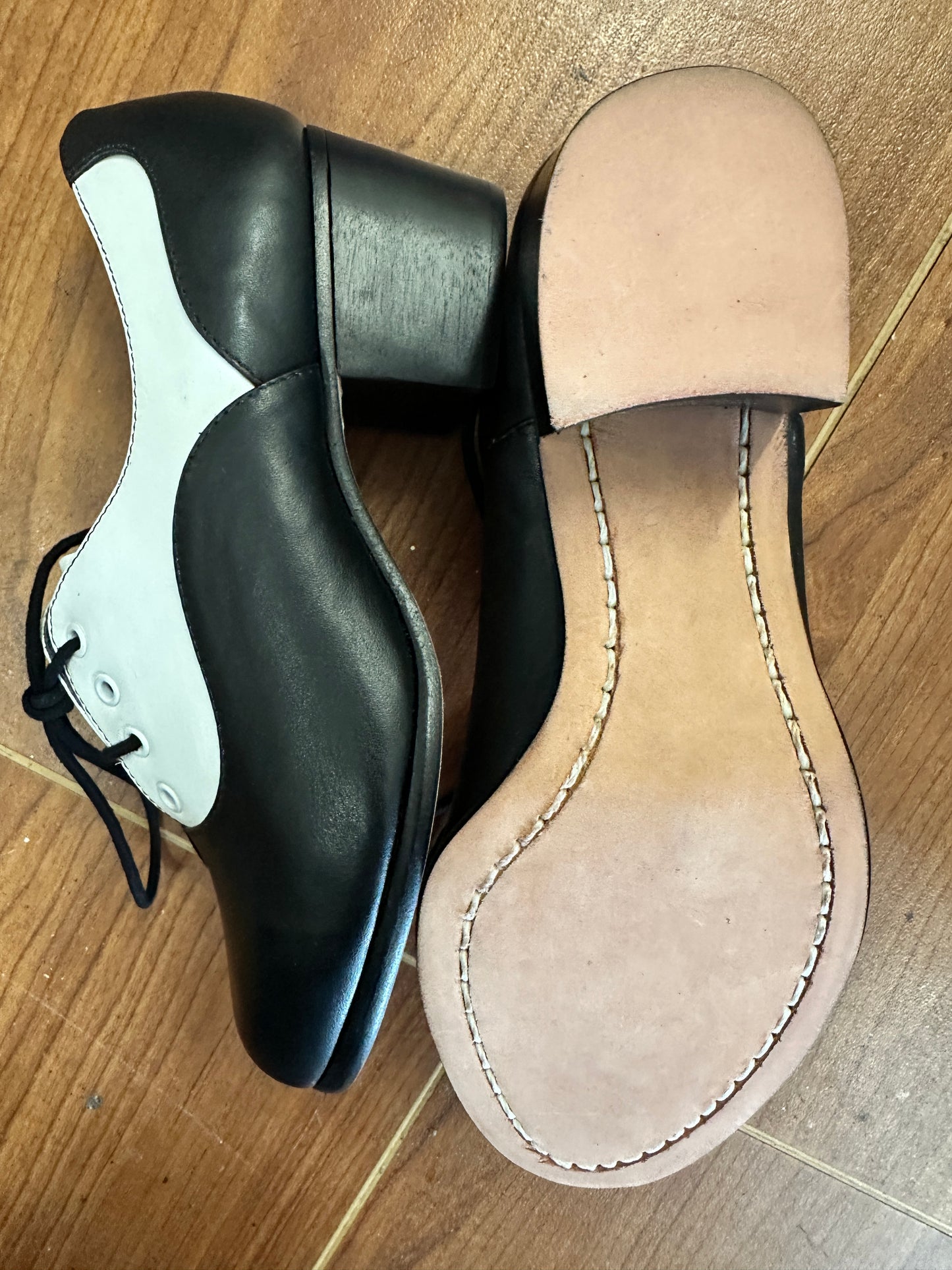 New Closeout Theater Dance Shoes Capezio CG07 Black White