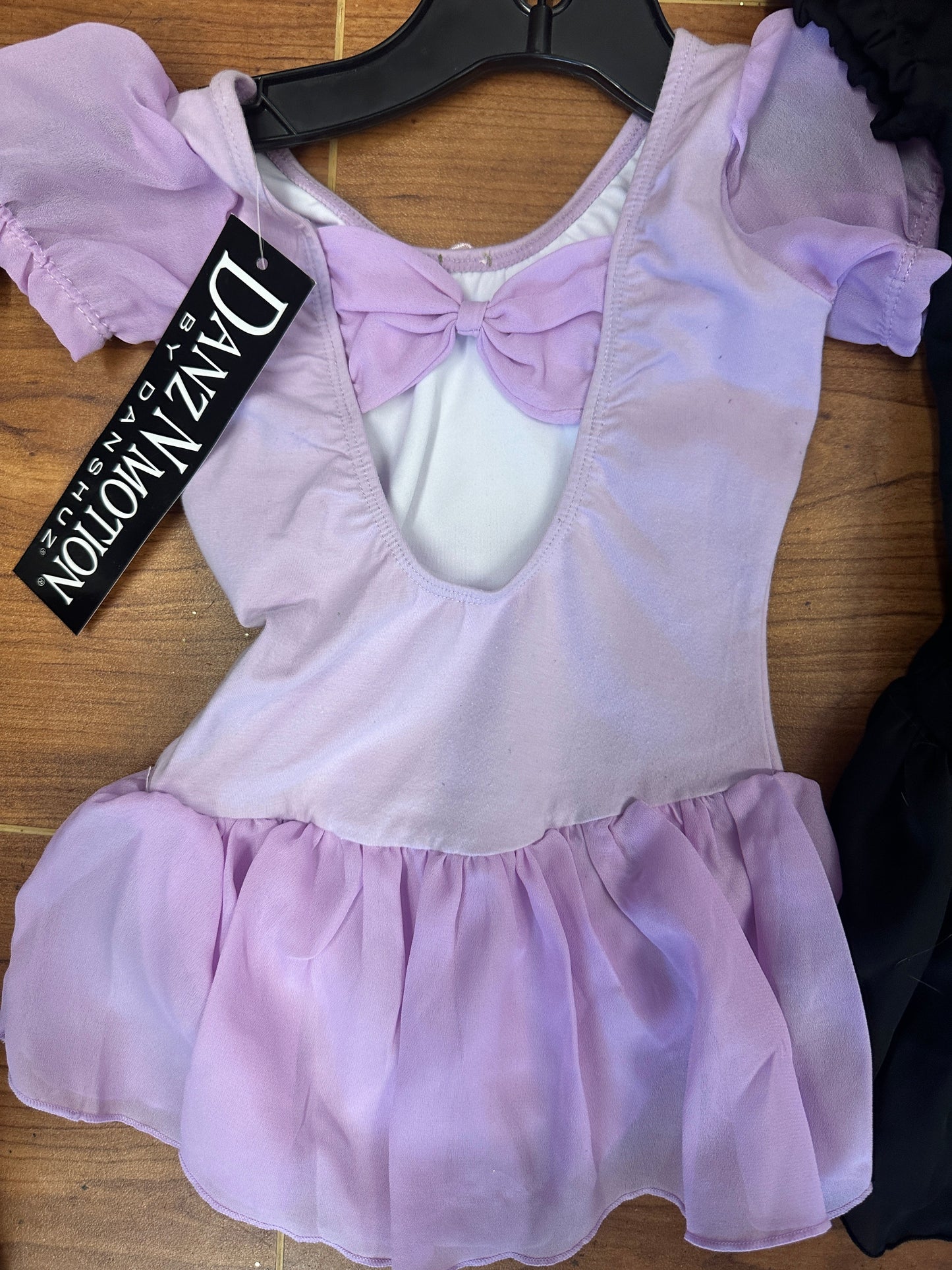 New Closeout Leotard Danskin 714 Lavender or Black Child Sizes Puff Sleeve Dress