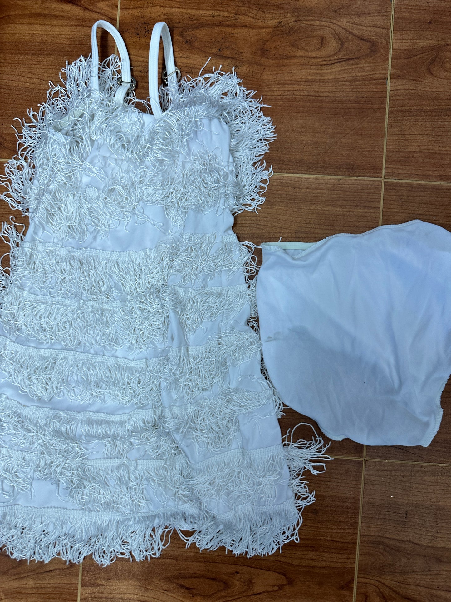 Pre-Owned Costume Weissman 2958 Medium Child White Fringe Jazz Tap Rhinestones
