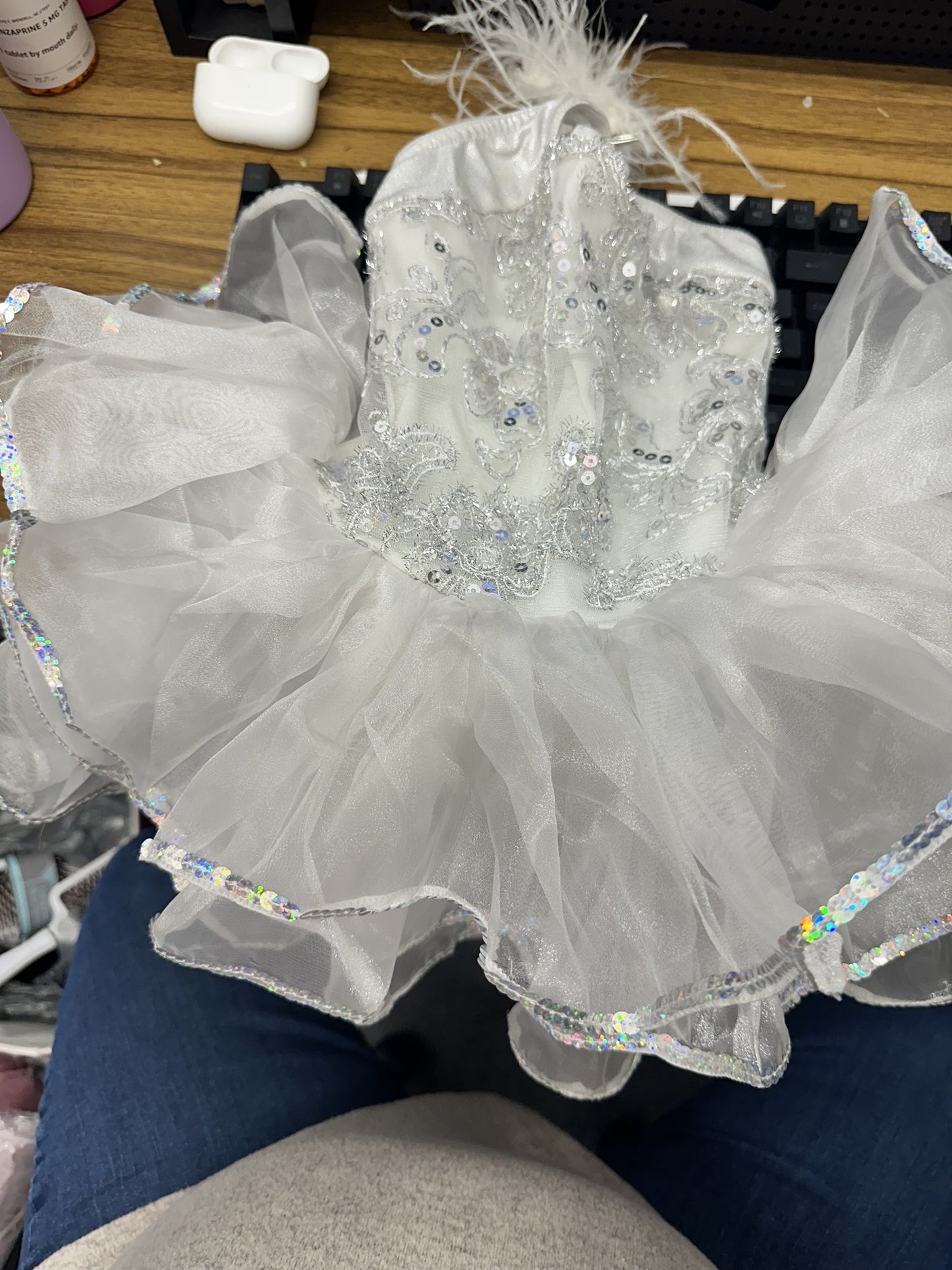 Pre-Owned Costume Art Stone 29301 Small Child White Tutu Ballet Tap Pageant Sequin