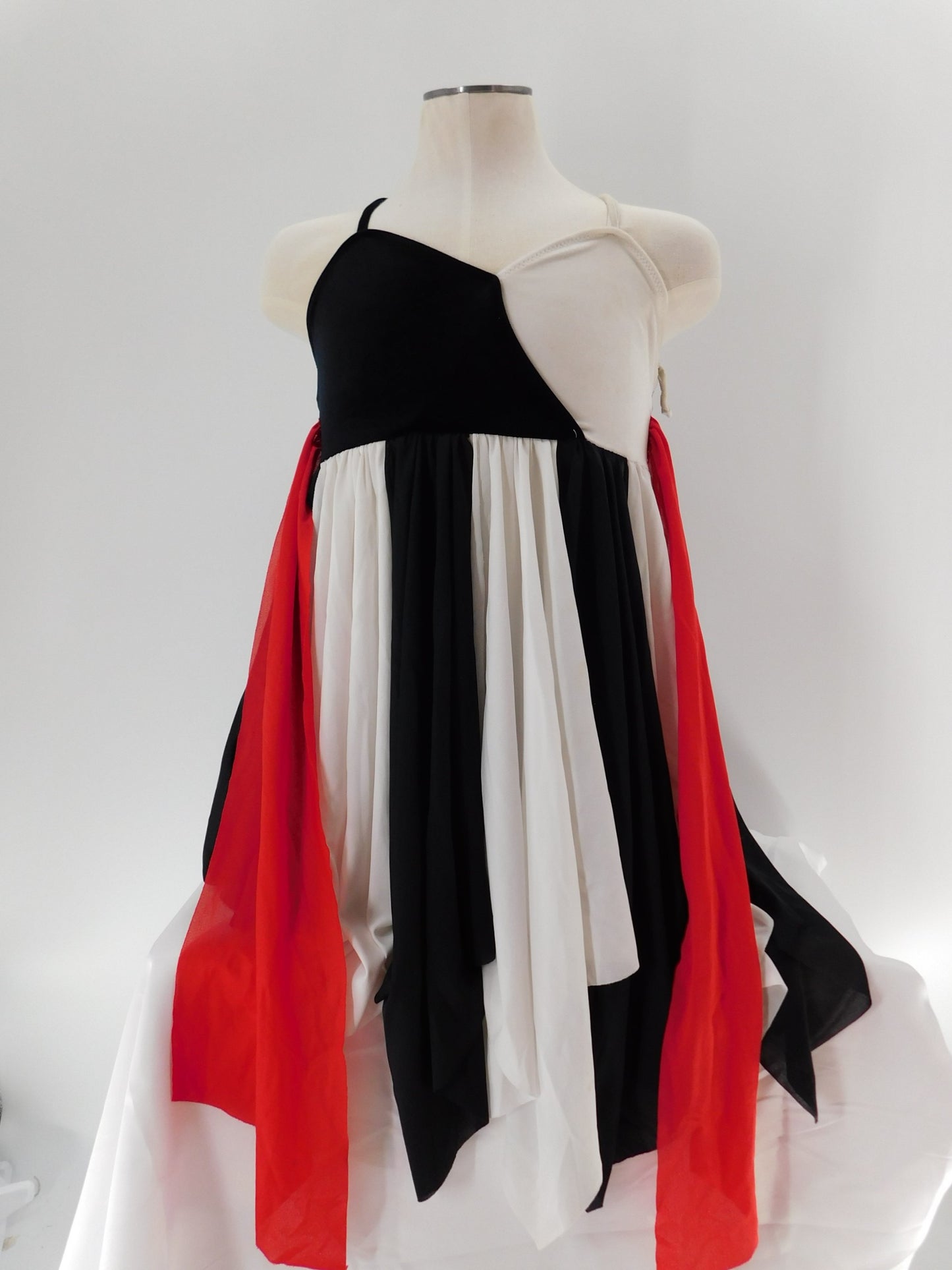 Pre-Owned Costume Curtain Call FR2471 Large Child Red Contemporary